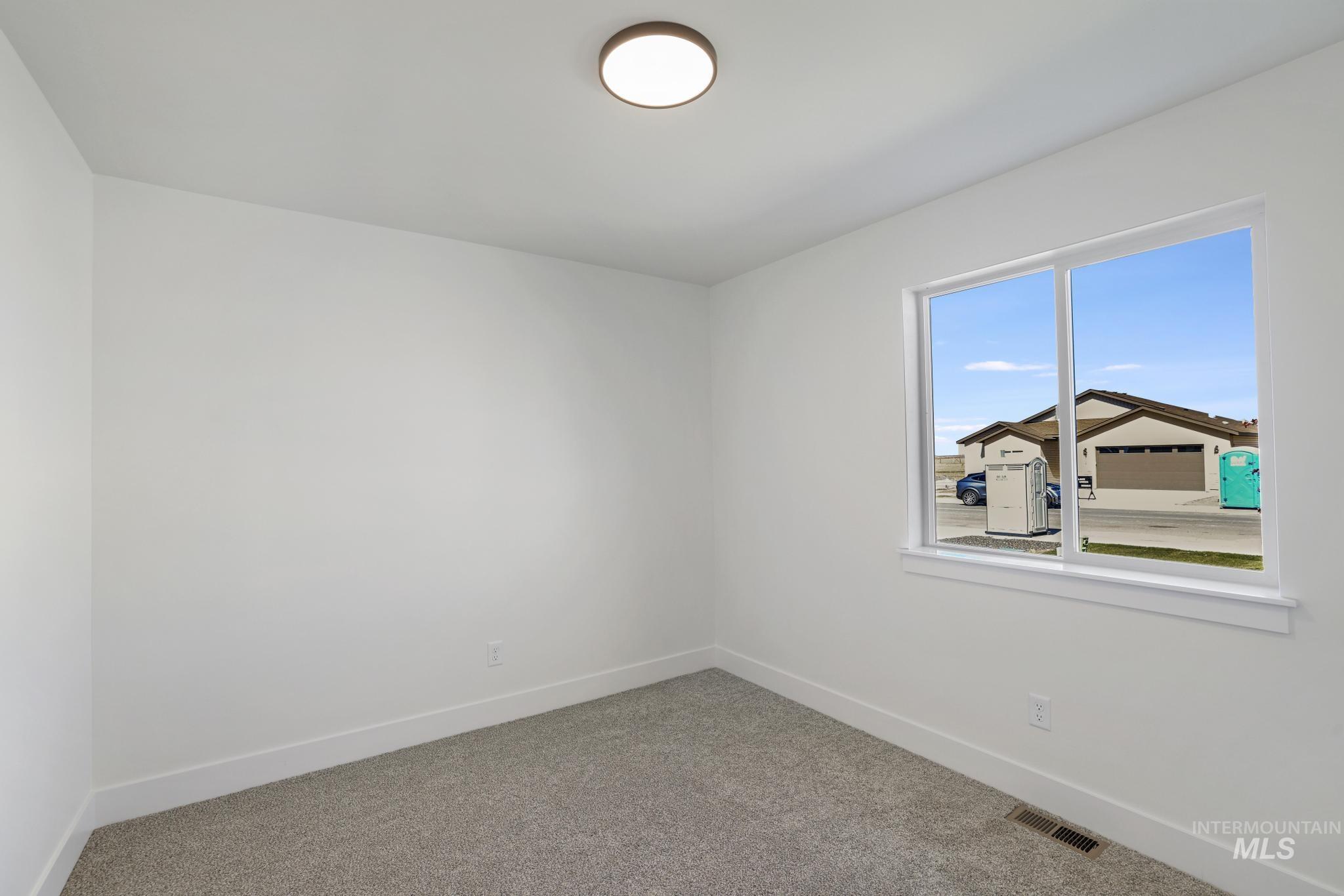 905 E 23rd Ave., Jerome, Idaho 83338, 4 Bedrooms, 2 Bathrooms, Residential For Sale, Price $369,900,MLS 98949143