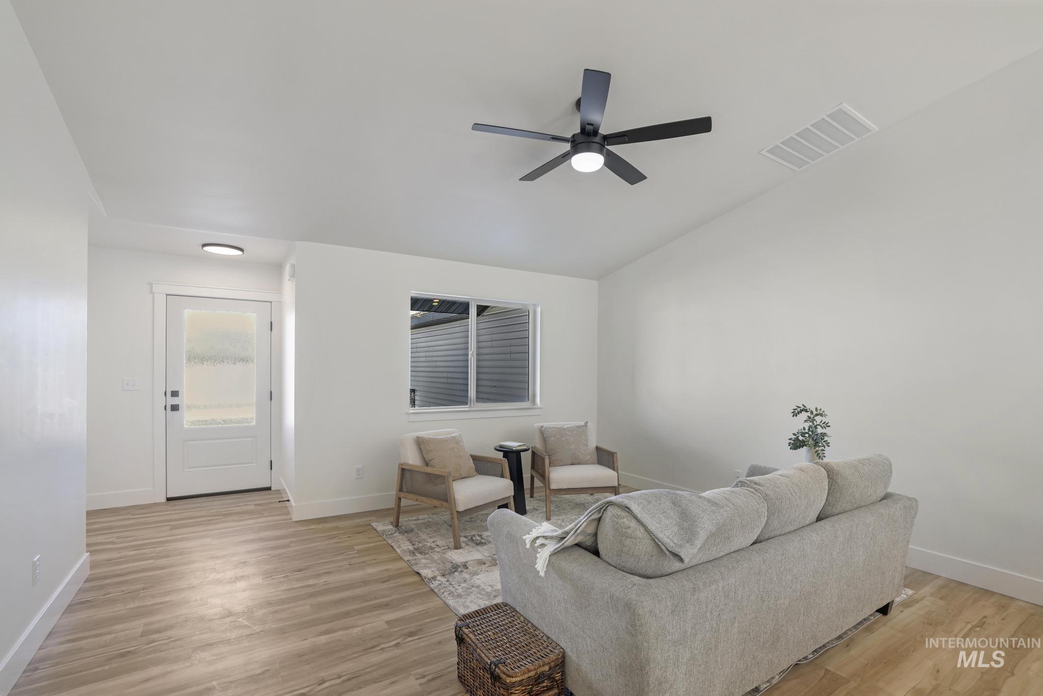 905 E 23rd Ave., Jerome, Idaho 83338, 4 Bedrooms, 2 Bathrooms, Residential For Sale, Price $369,900,MLS 98949143