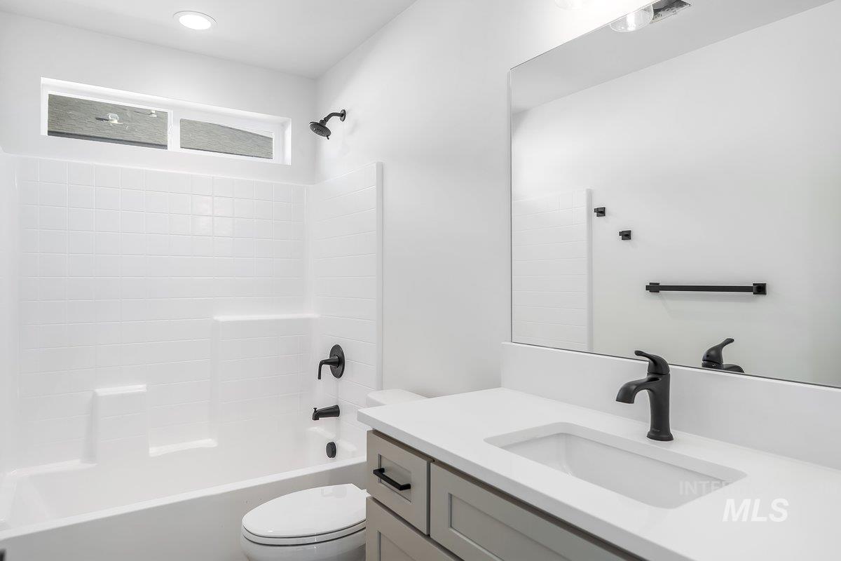 917 E 23rd Ave, Jerome, Idaho 83338, 4 Bedrooms, 2 Bathrooms, Residential For Sale, Price $369,000,MLS 98949227