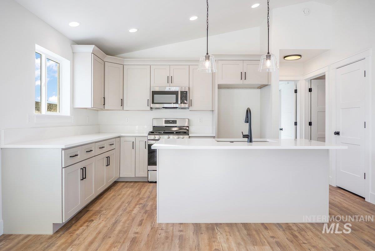 917 E 23rd Ave, Jerome, Idaho 83338, 4 Bedrooms, 2 Bathrooms, Residential For Sale, Price $369,000,MLS 98949227