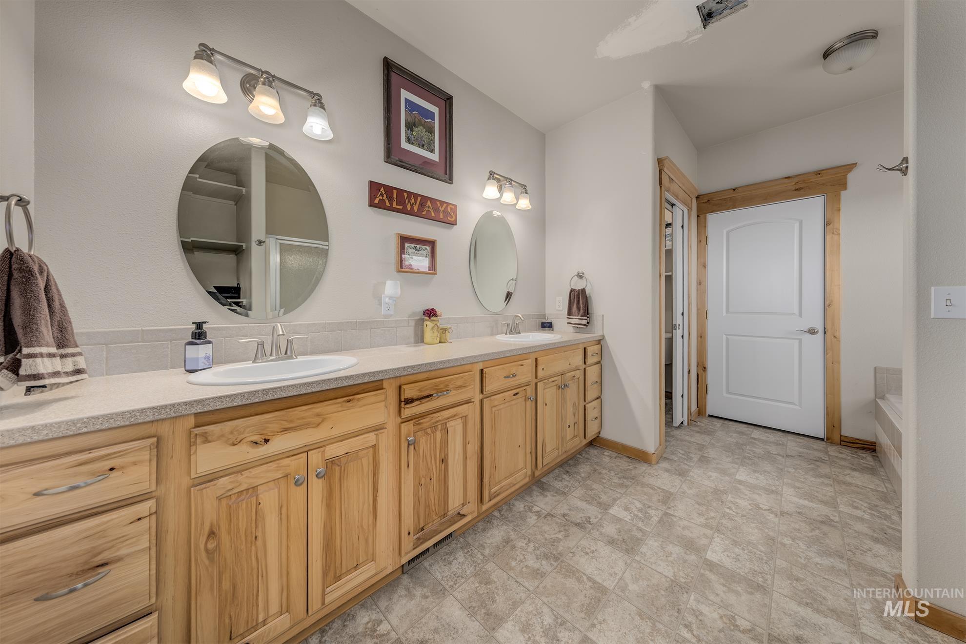 2175 Graham Blvd, Vale, Oregon 97918, 4 Bedrooms, 3.5 Bathrooms, Farm & Ranch For Sale, Price $1,300,000, 98949245