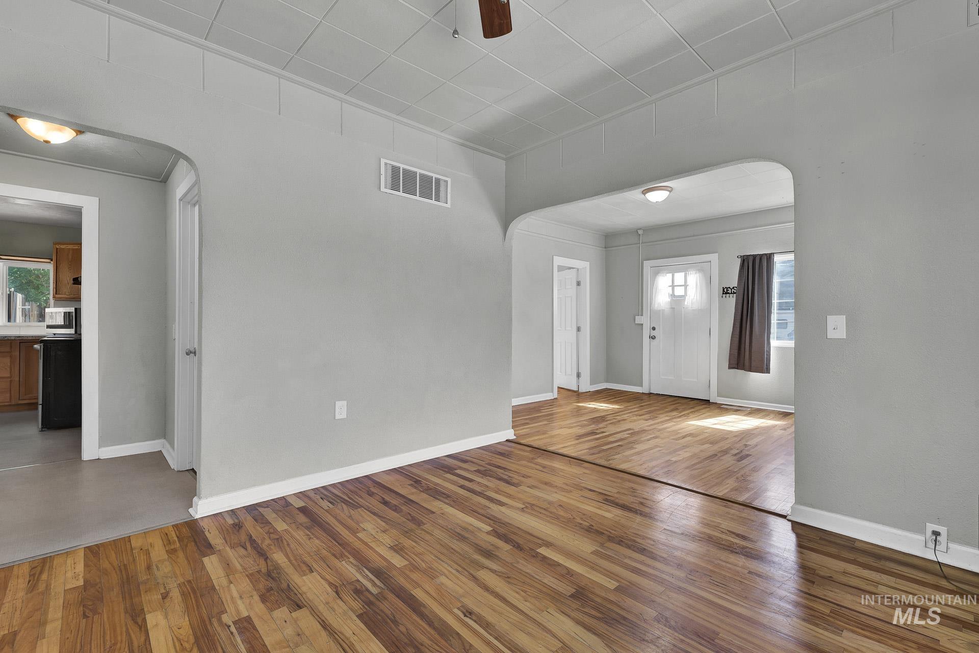 155 N 11th E St, Mountain Home, Idaho 83647, 3 Bedrooms, 1 Bathroom, Residential For Sale, Price $260,000, 98949342