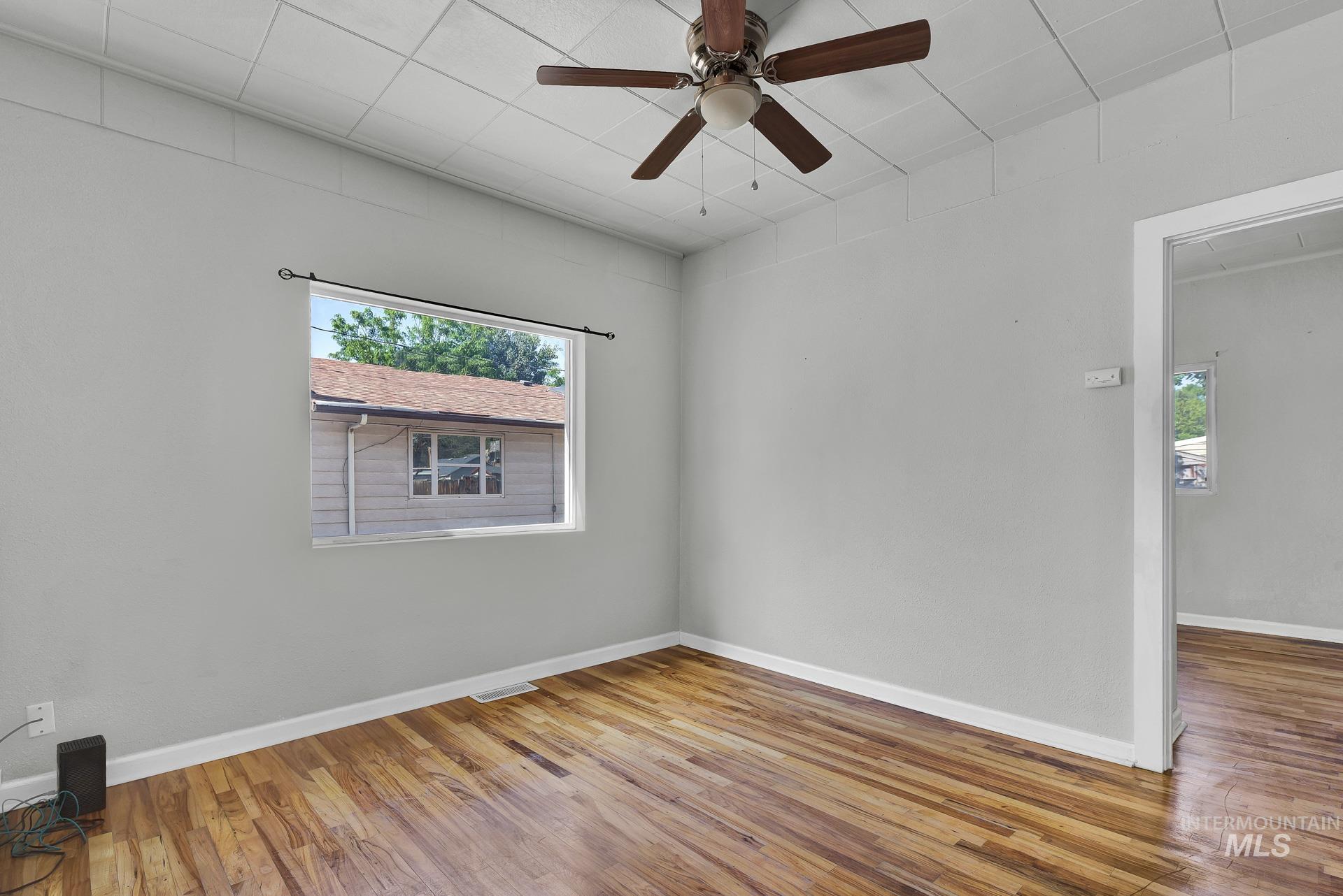 155 N 11th E St, Mountain Home, Idaho 83647, 3 Bedrooms, 1 Bathroom, Residential For Sale, Price $260,000, 98949342