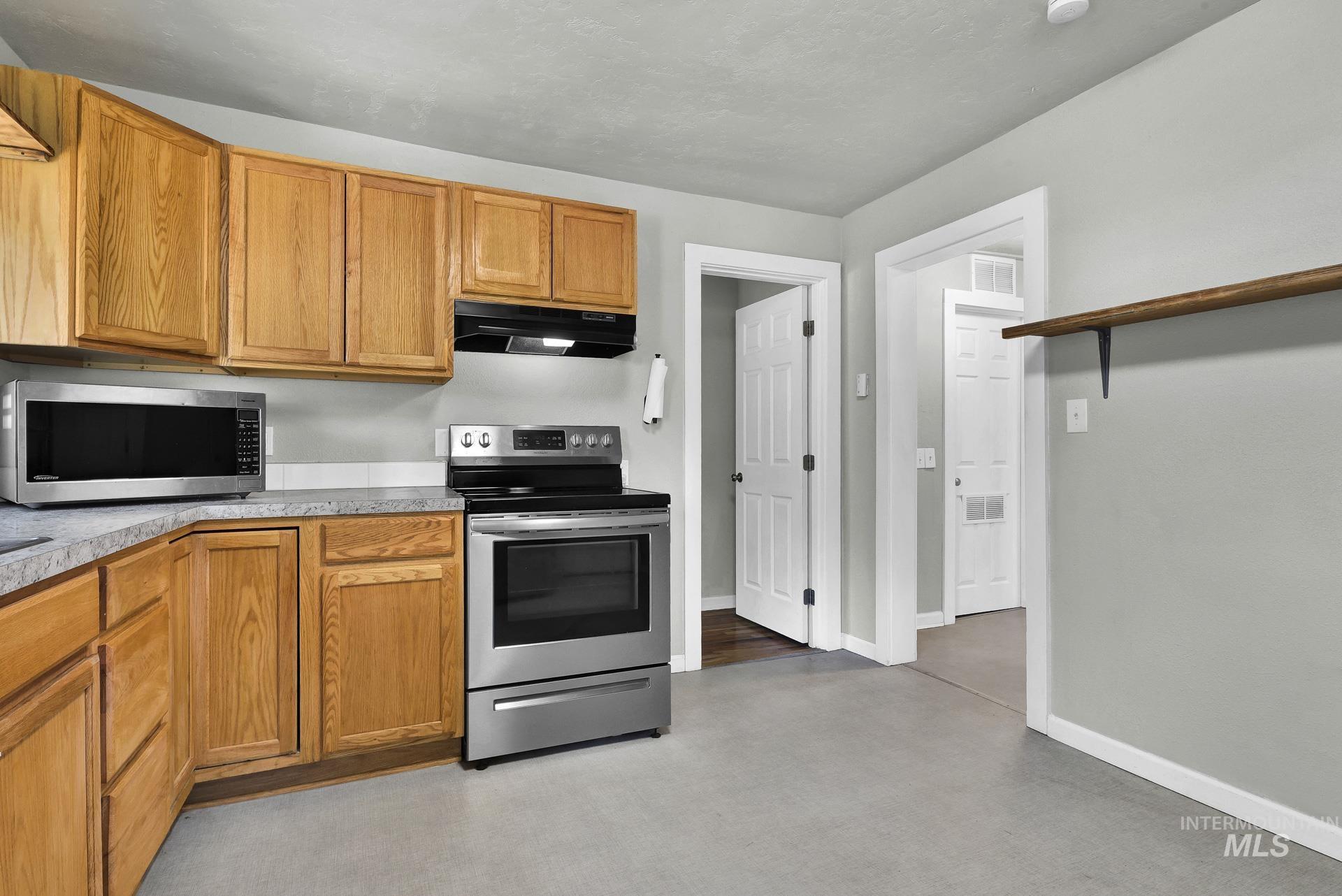 155 N 11th E St, Mountain Home, Idaho 83647, 3 Bedrooms, 1 Bathroom, Residential For Sale, Price $260,000, 98949342