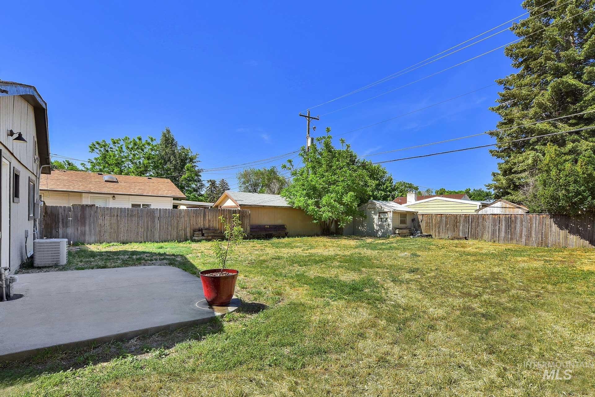 155 N 11th E St, Mountain Home, Idaho 83647, 3 Bedrooms, 1 Bathroom, Residential For Sale, Price $260,000, 98949342