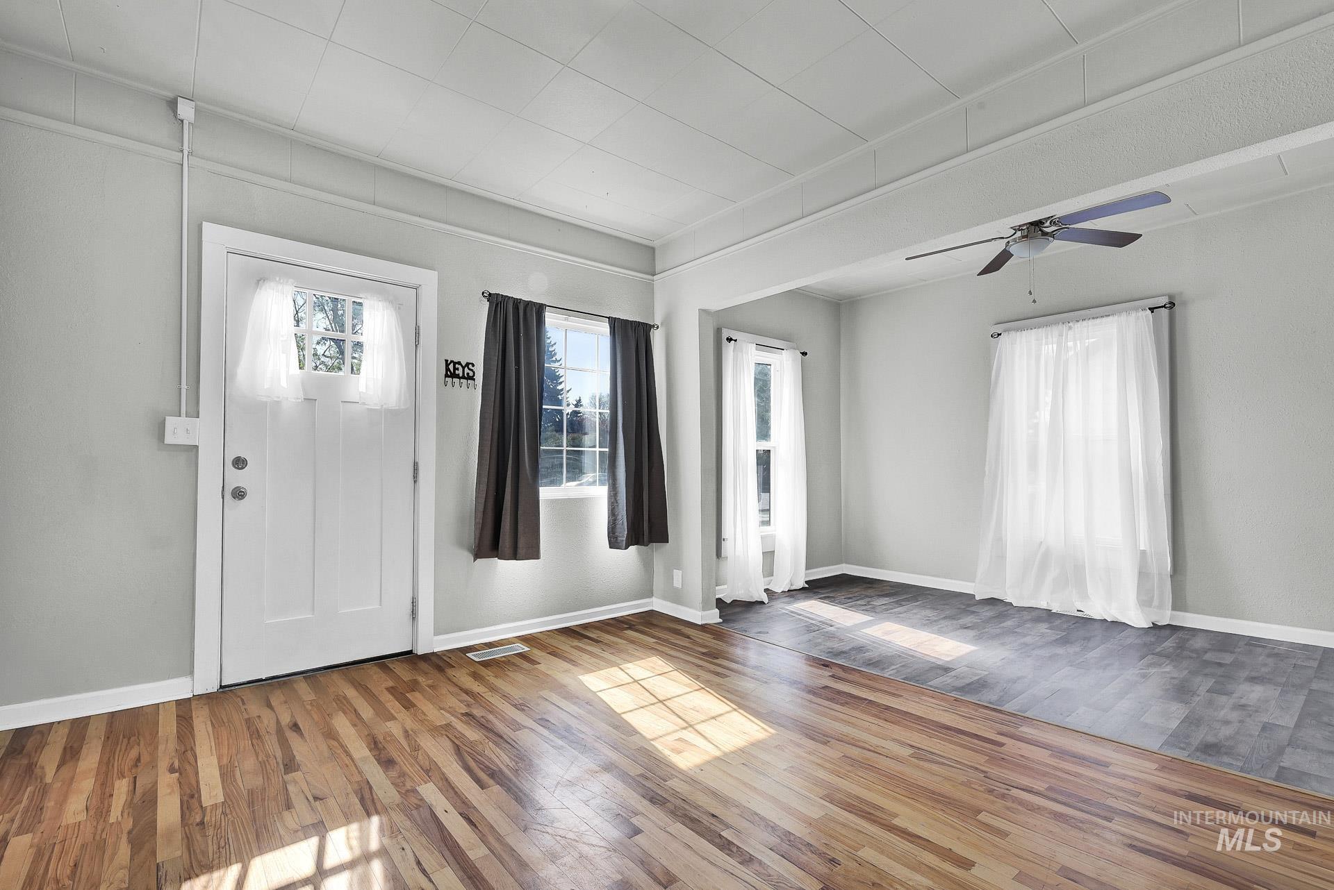 155 N 11th E St, Mountain Home, Idaho 83647, 3 Bedrooms, 1 Bathroom, Residential For Sale, Price $260,000, 98949342