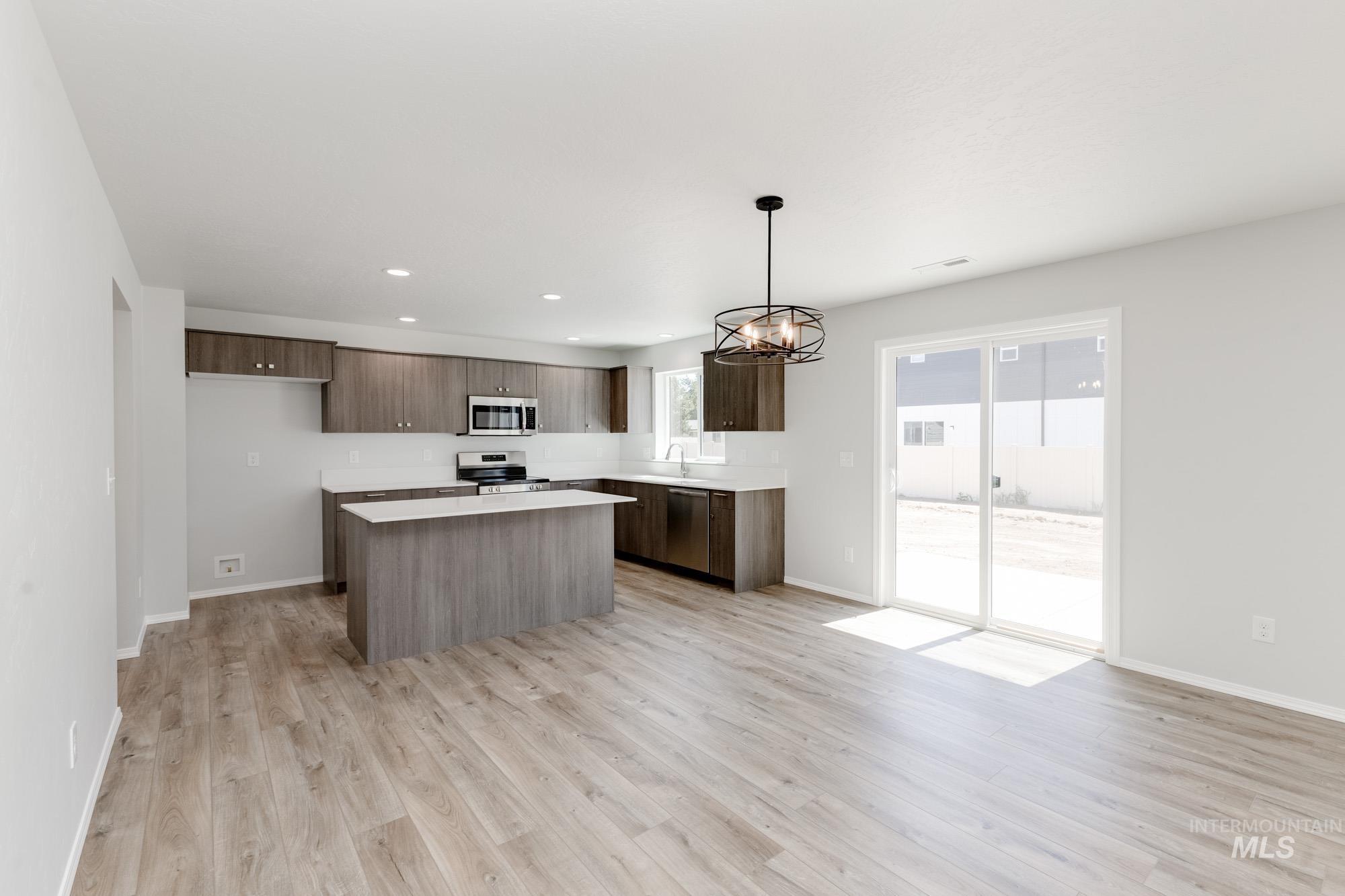 5120 Endicott Dr, Caldwell, Idaho 83605, 5 Bedrooms, 3 Bathrooms, Residential For Sale, Price $465,990,MLS 98949375