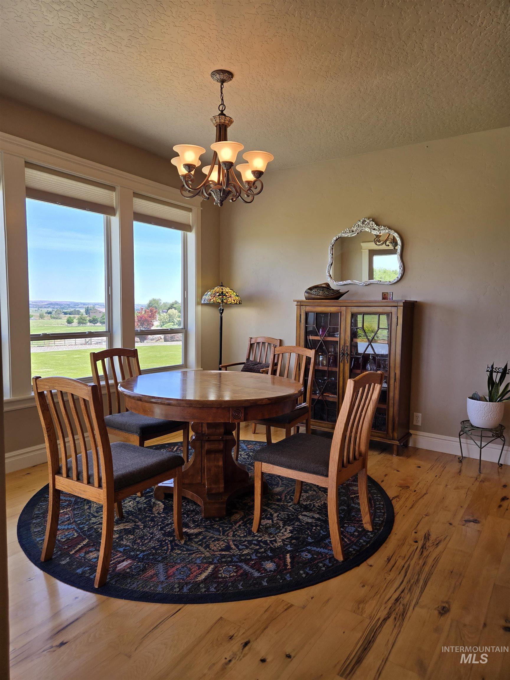 654 King Ave, Ontario, Oregon 97914, 3 Bedrooms, 2.5 Bathrooms, Residential For Sale, Price $825,000, 98949397