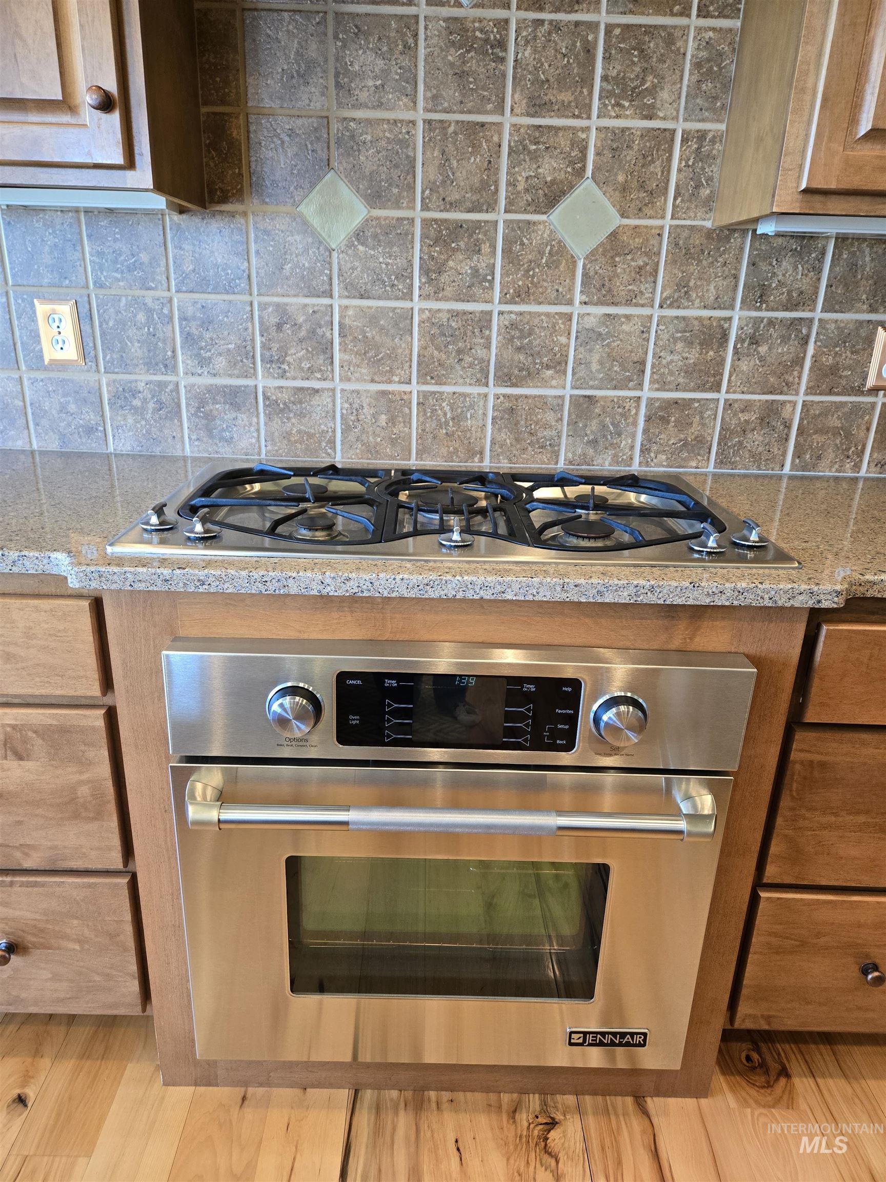 654 King Ave, Ontario, Oregon 97914, 3 Bedrooms, 2.5 Bathrooms, Residential For Sale, Price $825,000, 98949397