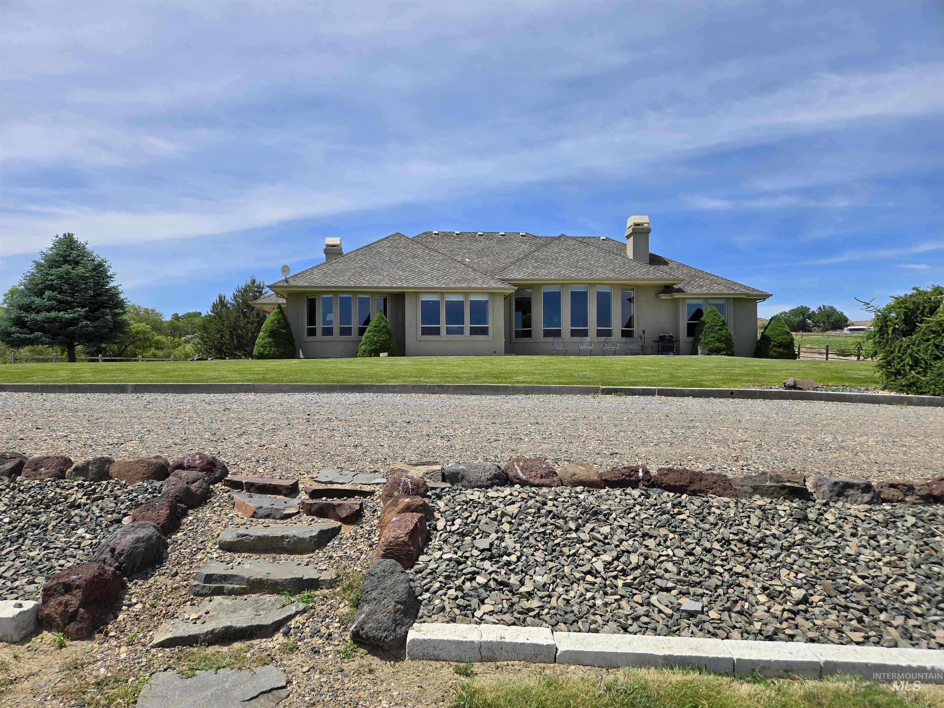 654 King Ave, Ontario, Oregon 97914, 3 Bedrooms, 2.5 Bathrooms, Residential For Sale, Price $825,000, 98949397