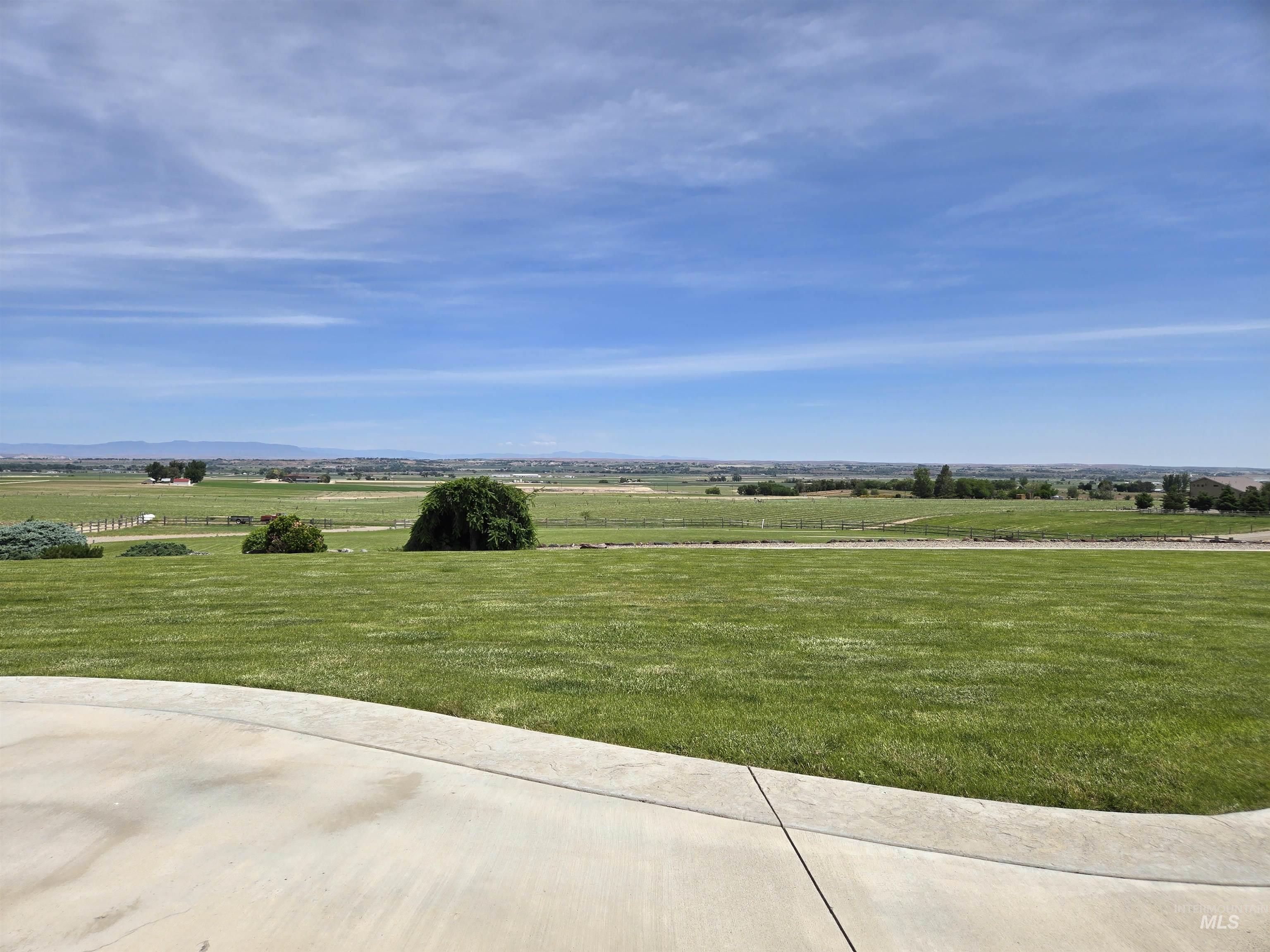 654 King Ave, Ontario, Oregon 97914, 3 Bedrooms, 2.5 Bathrooms, Residential For Sale, Price $825,000, 98949397