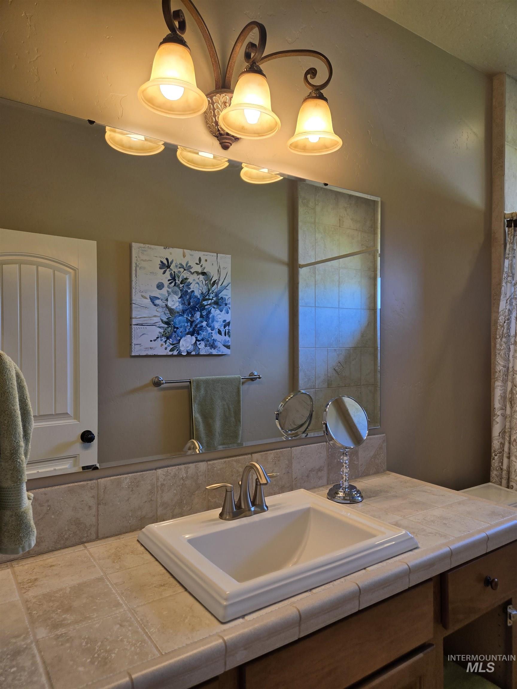 654 King Ave, Ontario, Oregon 97914, 3 Bedrooms, 2.5 Bathrooms, Residential For Sale, Price $825,000, 98949397