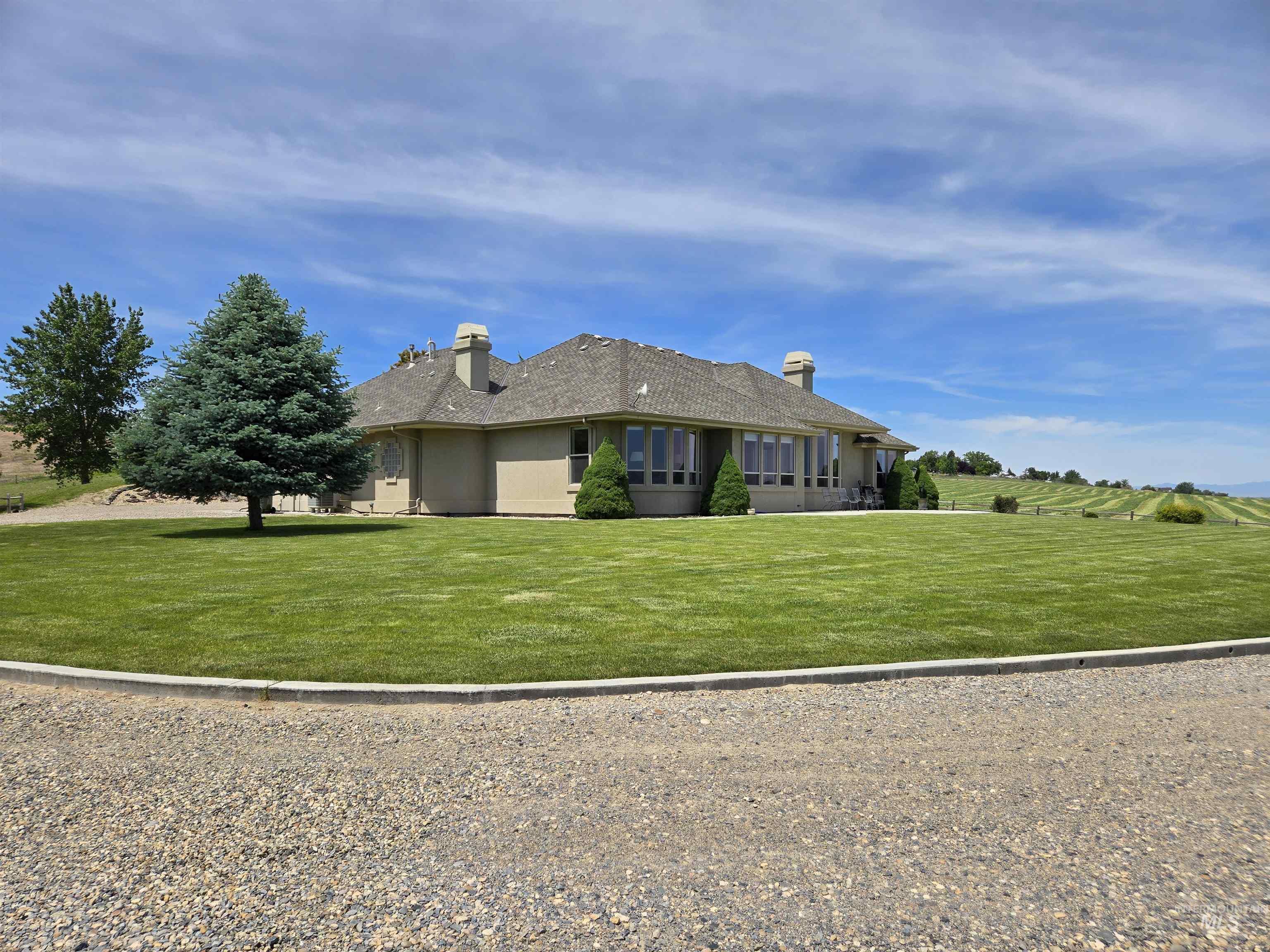 654 King Ave, Ontario, Oregon 97914, 3 Bedrooms, 2.5 Bathrooms, Residential For Sale, Price $825,000, 98949397