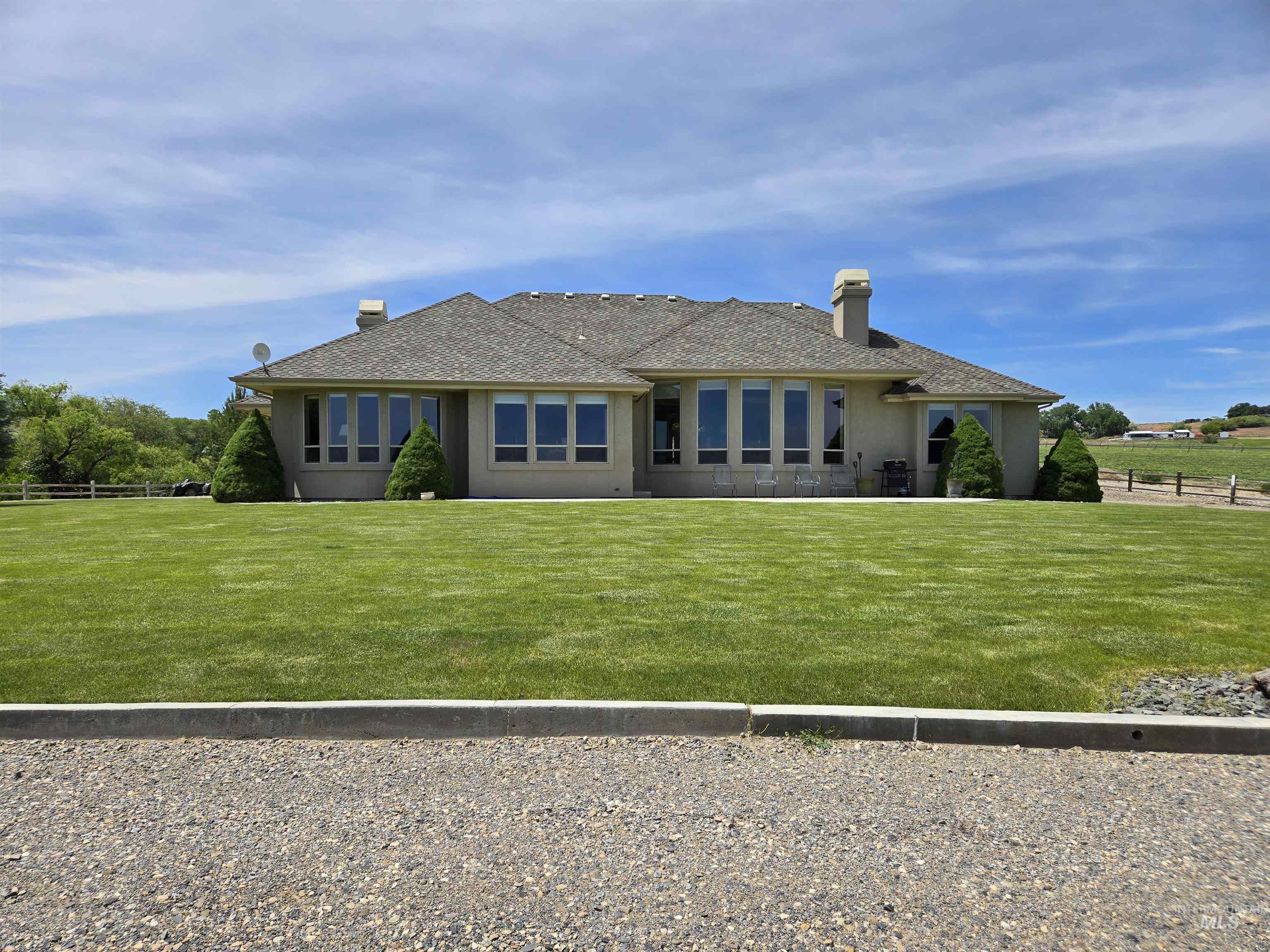 654 King Ave, Ontario, Oregon 97914, 3 Bedrooms, 2.5 Bathrooms, Residential For Sale, Price $825,000, 98949397