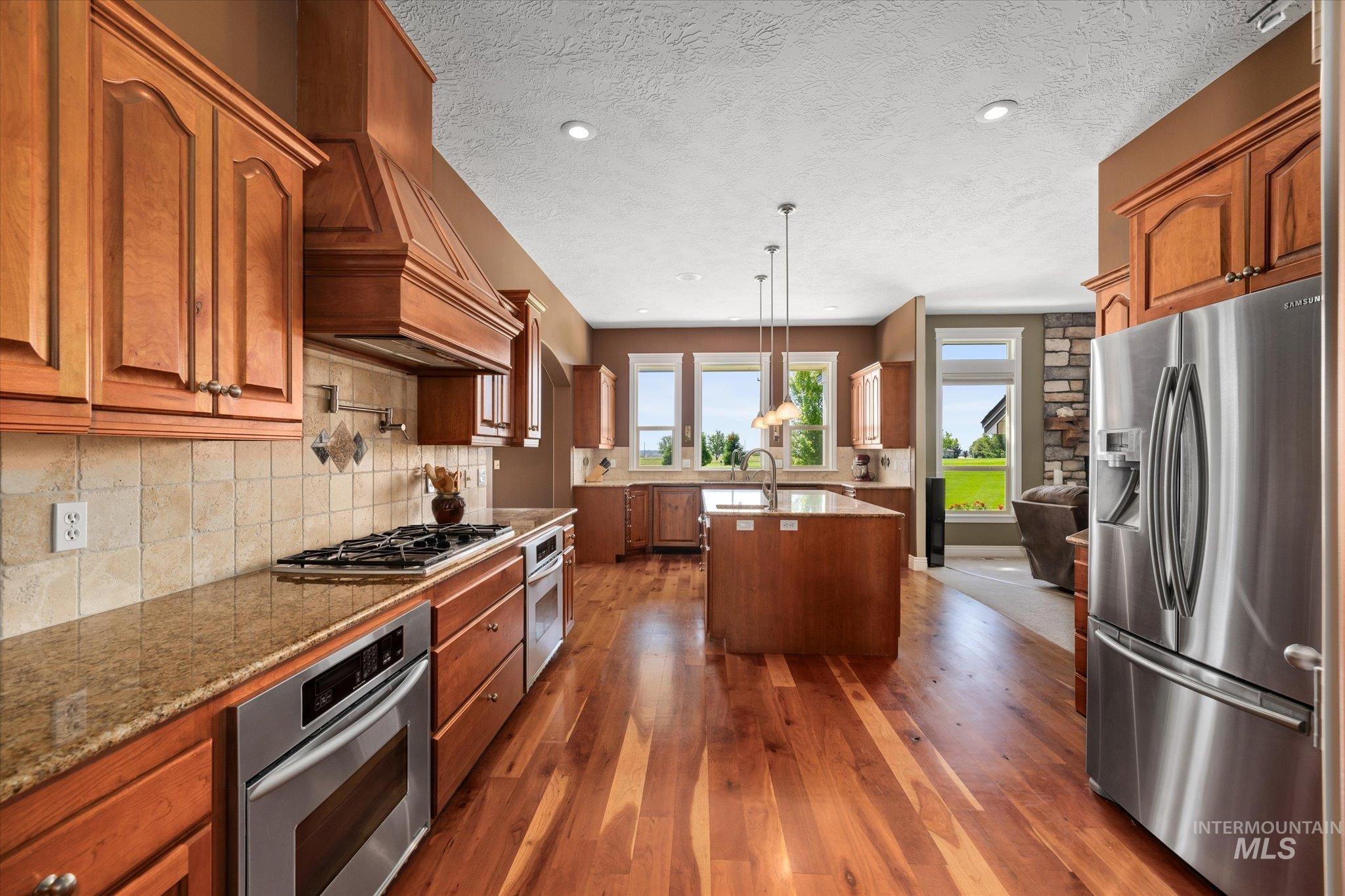 8585 W Rioja St, Star, Idaho 83669, 4 Bedrooms, 3.5 Bathrooms, Residential For Sale, Price $925,000, 98949468