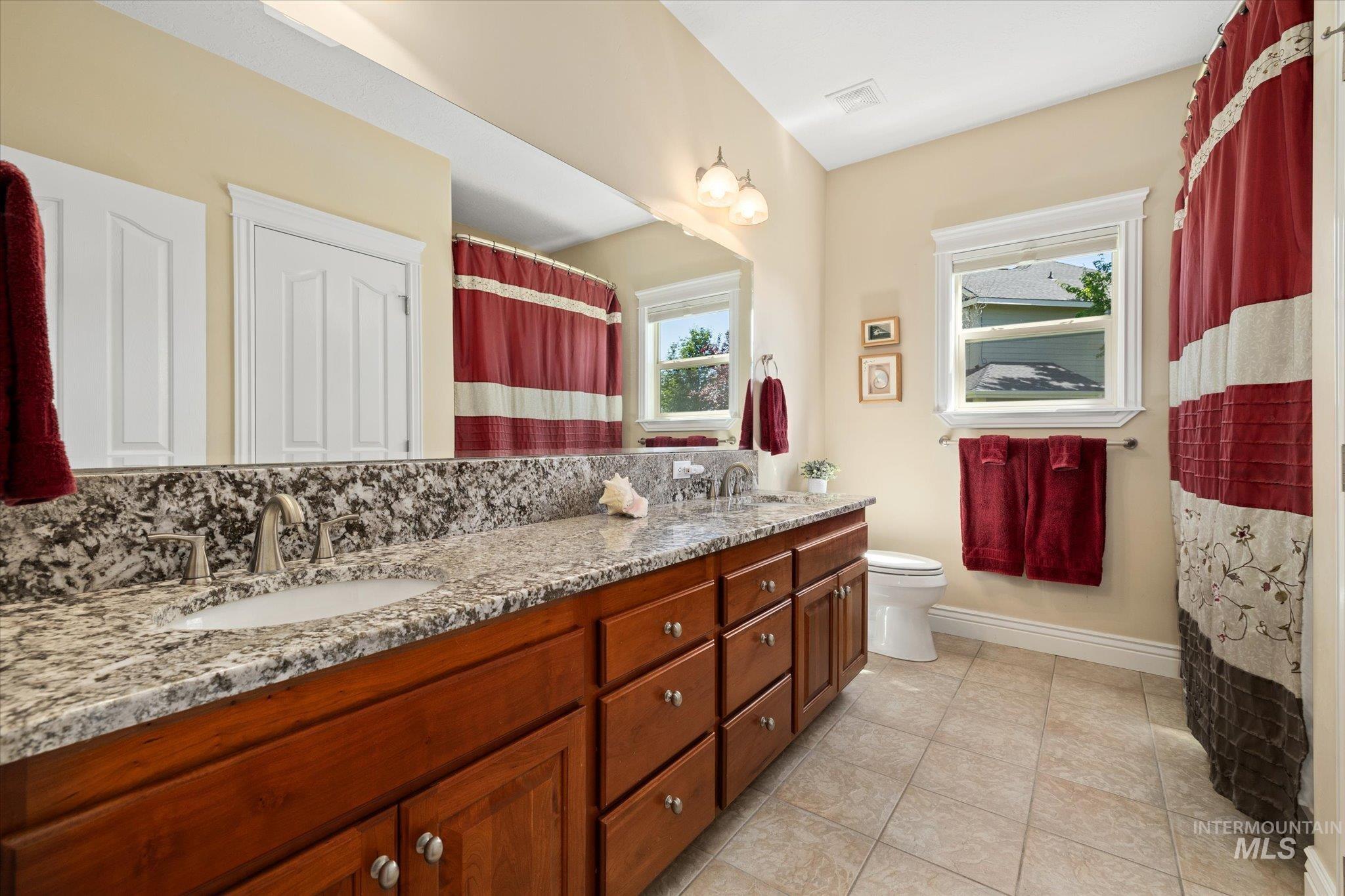 8585 W Rioja St, Star, Idaho 83669, 4 Bedrooms, 3.5 Bathrooms, Residential For Sale, Price $925,000, 98949468