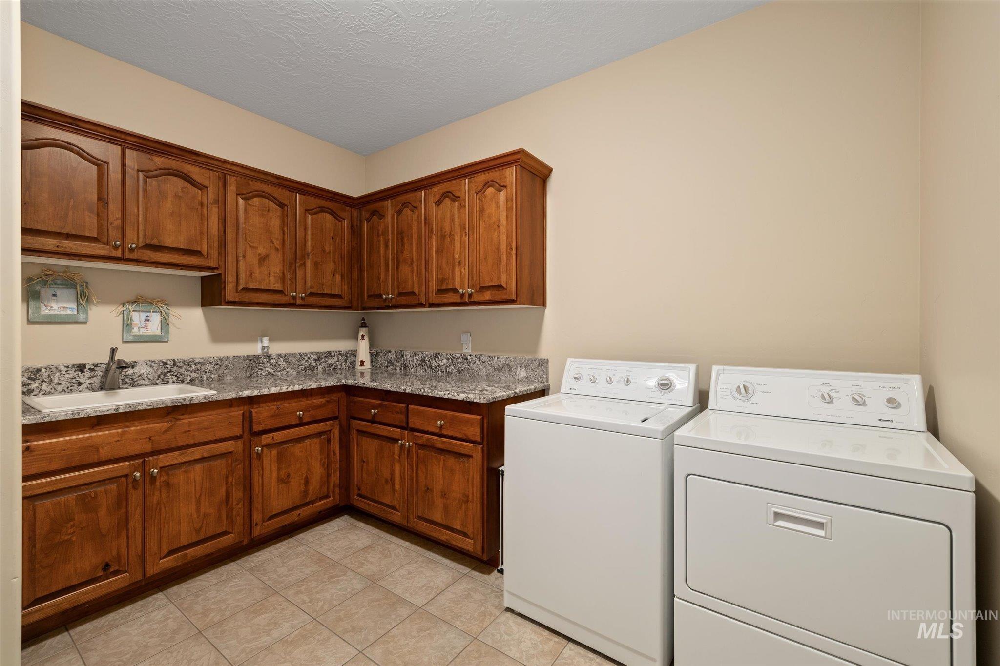 8585 W Rioja St, Star, Idaho 83669, 4 Bedrooms, 3.5 Bathrooms, Residential For Sale, Price $925,000, 98949468