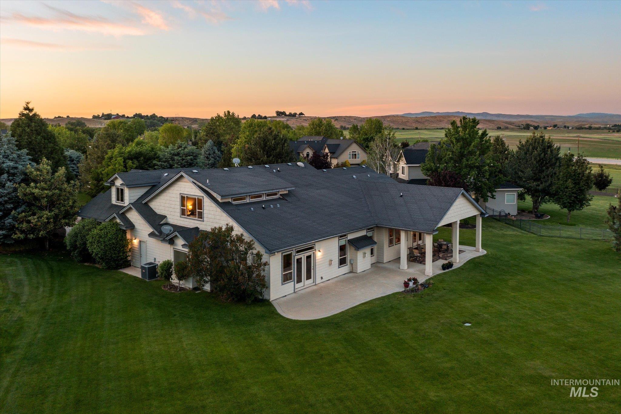 8585 W Rioja St, Star, Idaho 83669, 4 Bedrooms, 3.5 Bathrooms, Residential For Sale, Price $925,000, 98949468