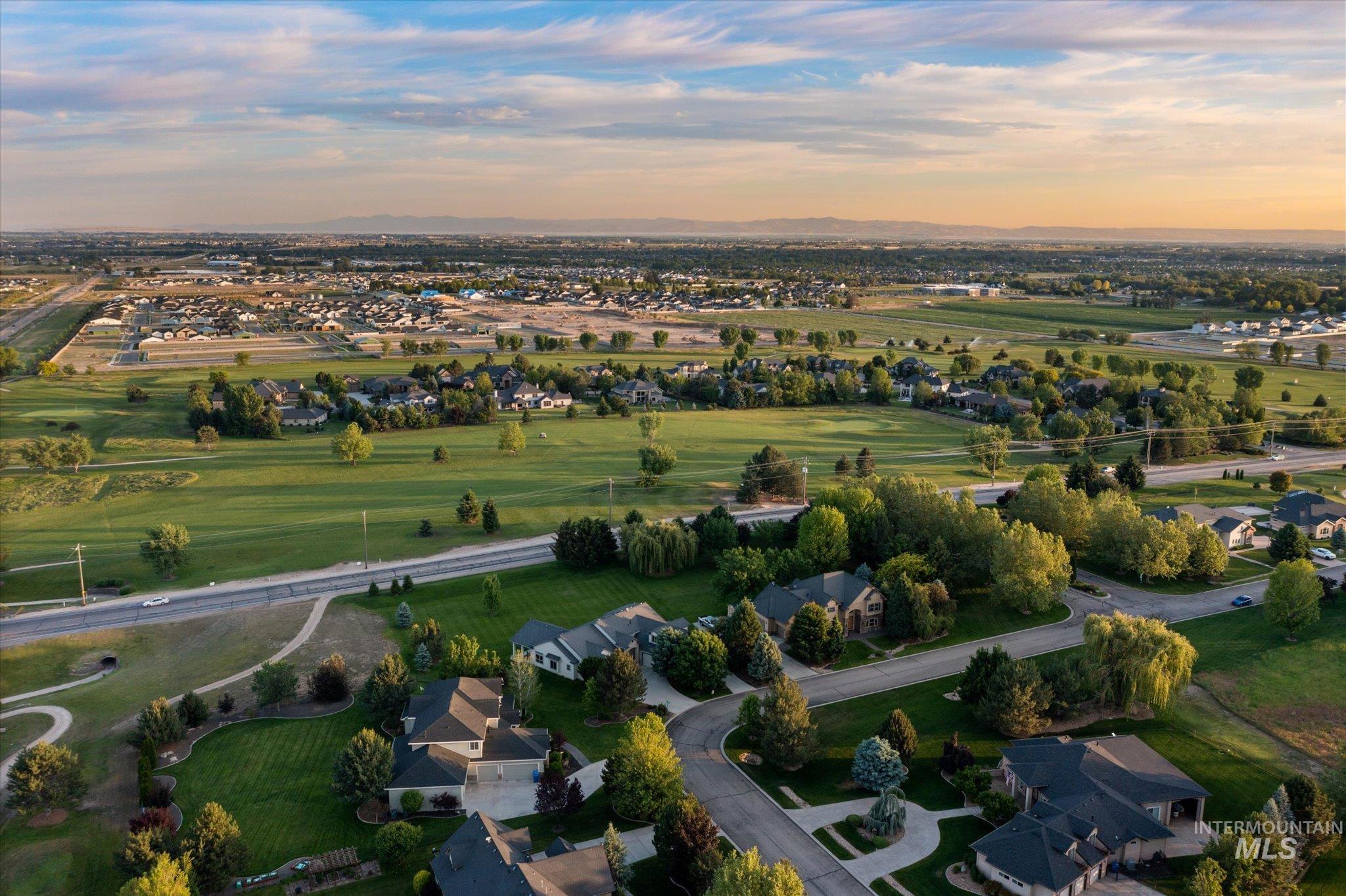 8585 W Rioja St, Star, Idaho 83669, 4 Bedrooms, 3.5 Bathrooms, Residential For Sale, Price $925,000, 98949468