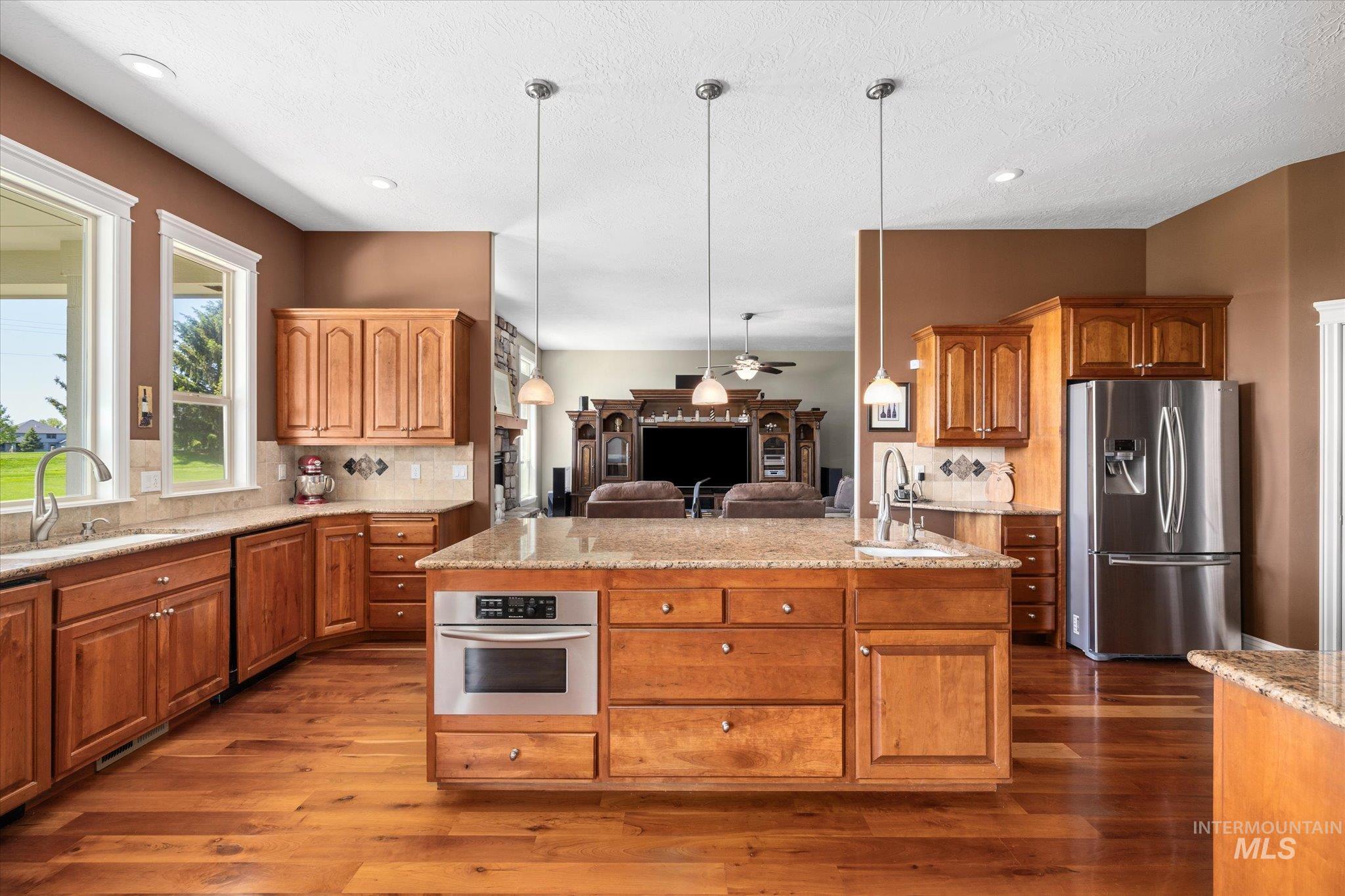 8585 W Rioja St, Star, Idaho 83669, 4 Bedrooms, 3.5 Bathrooms, Residential For Sale, Price $925,000, 98949468