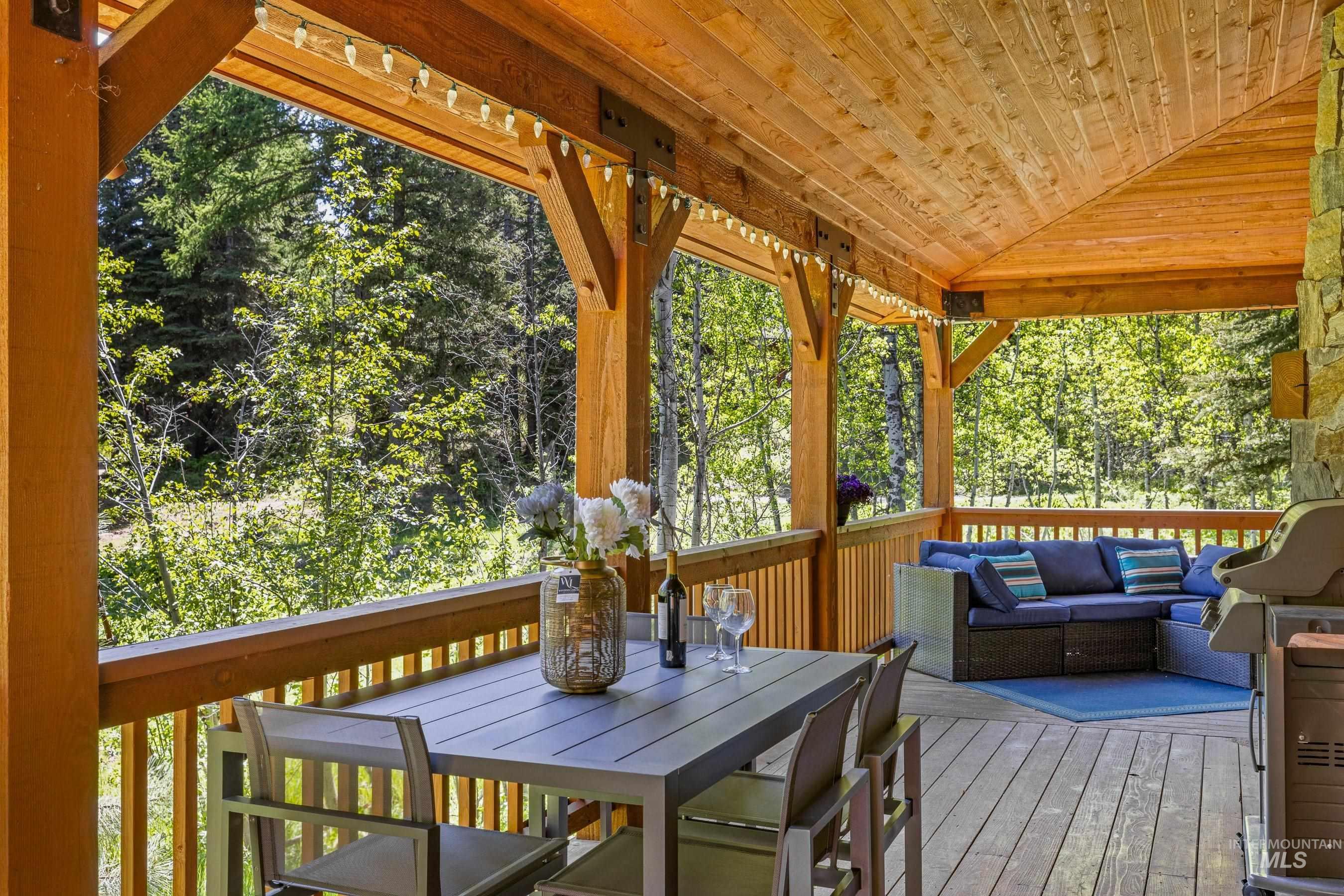 131 Twin Creeks Court, Donnelly, Idaho 83615, 3 Bedrooms, 3 Bathrooms, Residential For Sale, Price $1,695,000, 98949593