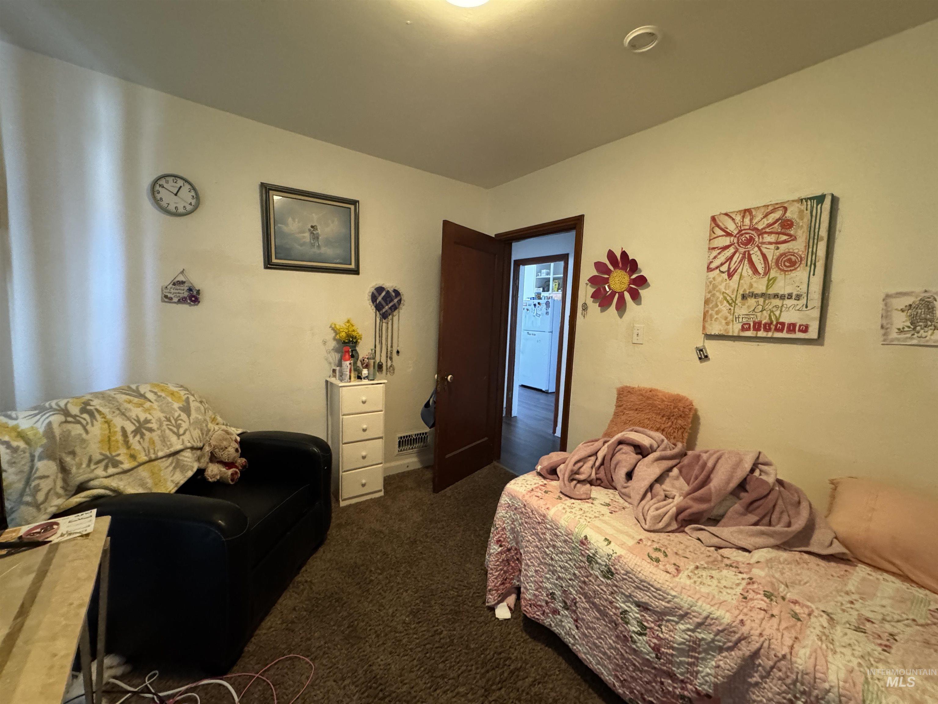 120 9th Avenue North, Buhl, Idaho 83316, 3 Bedrooms, 0.5 Bathroom, Residential Income For Sale, Price $300,000, 98949667