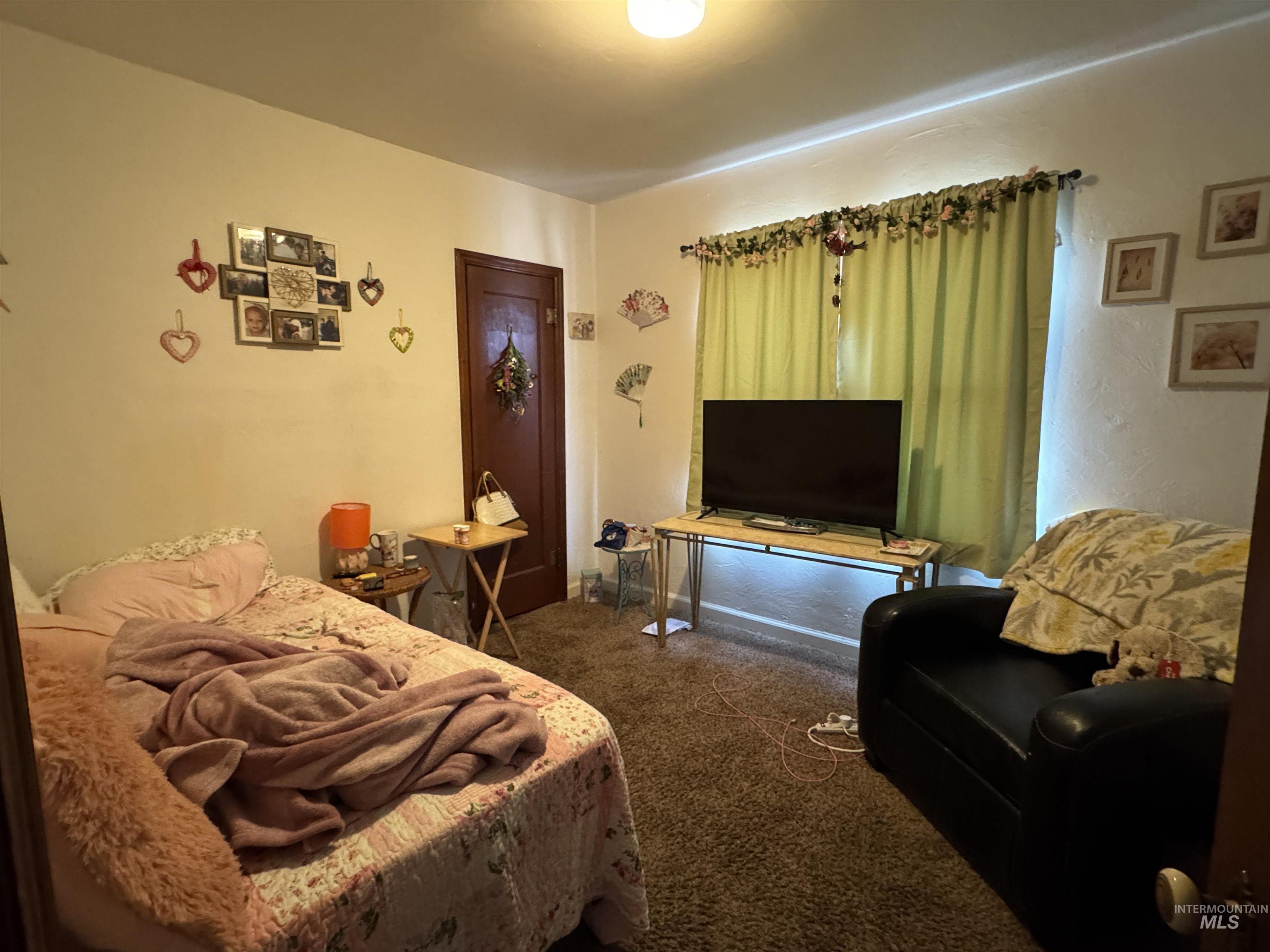 120 9th Avenue North, Buhl, Idaho 83316, 3 Bedrooms, 0.5 Bathroom, Residential Income For Sale, Price $300,000, 98949667