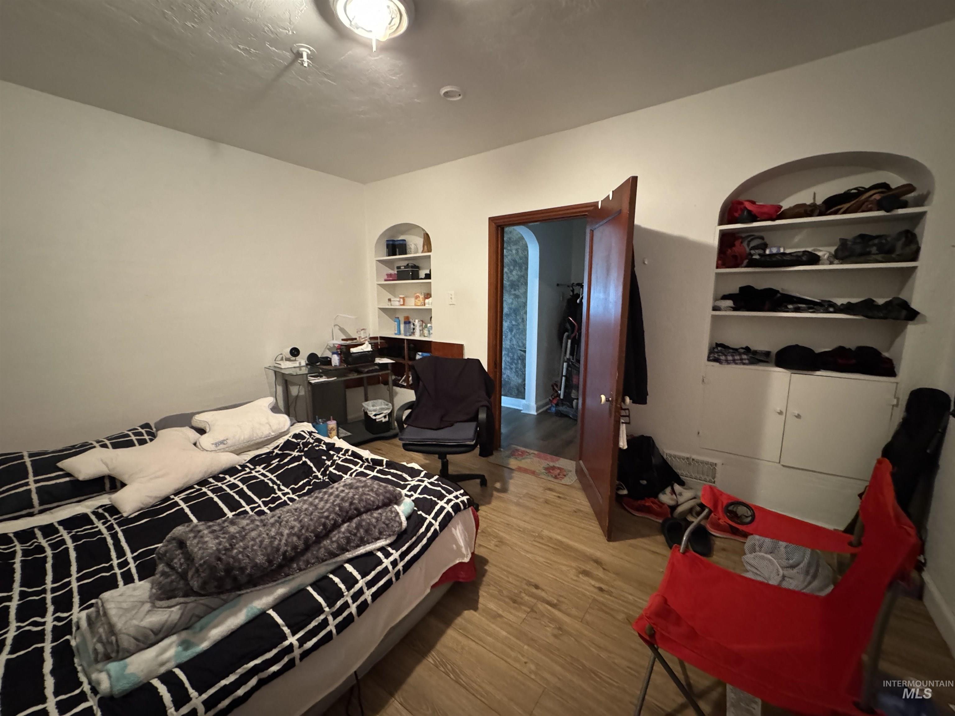 120 9th Avenue North, Buhl, Idaho 83316, 3 Bedrooms, 0.5 Bathroom, Residential Income For Sale, Price $300,000, 98949667