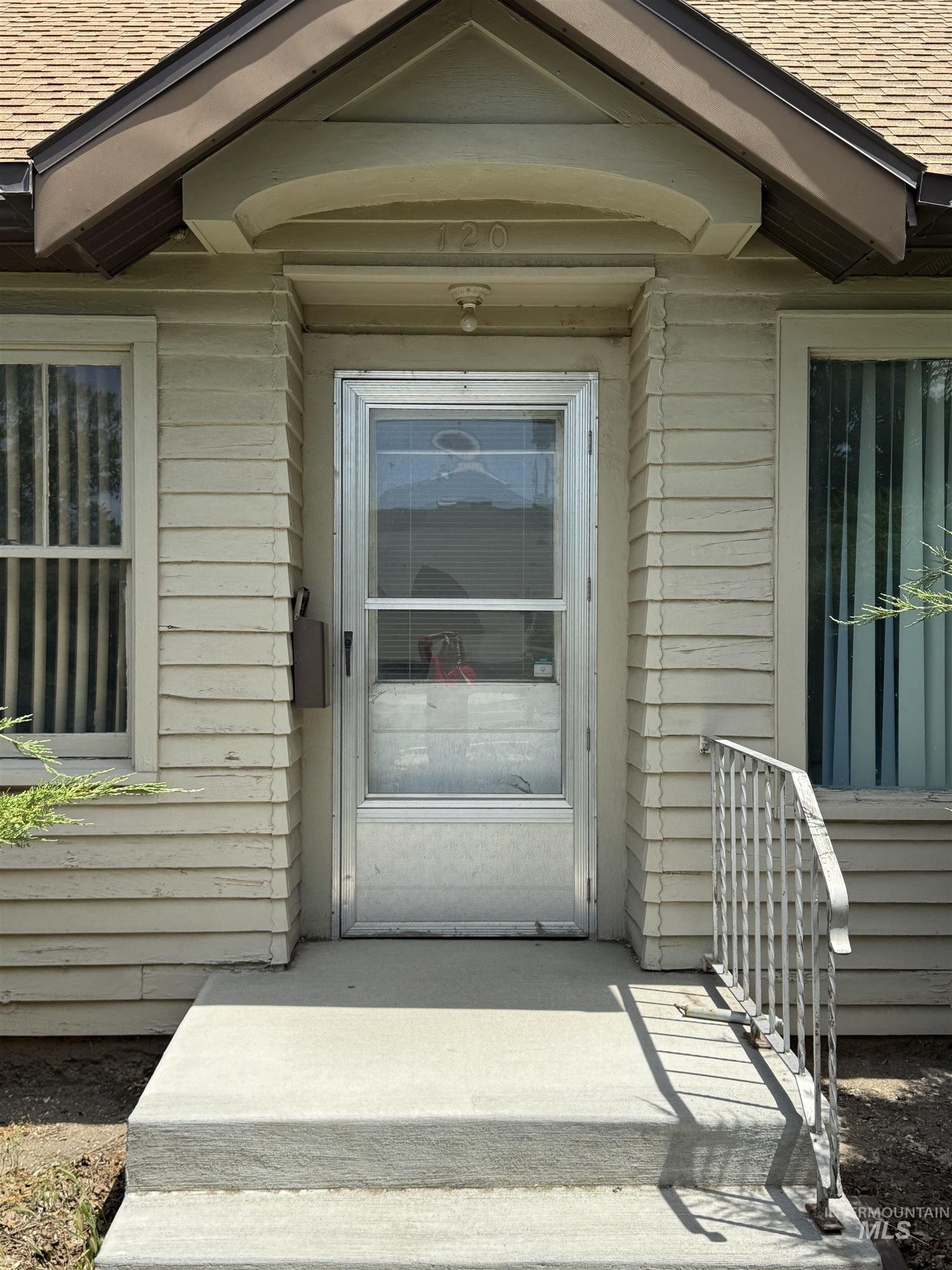 120 9th Avenue North, Buhl, Idaho 83316, 3 Bedrooms, 0.5 Bathroom, Residential Income For Sale, Price $300,000, 98949667