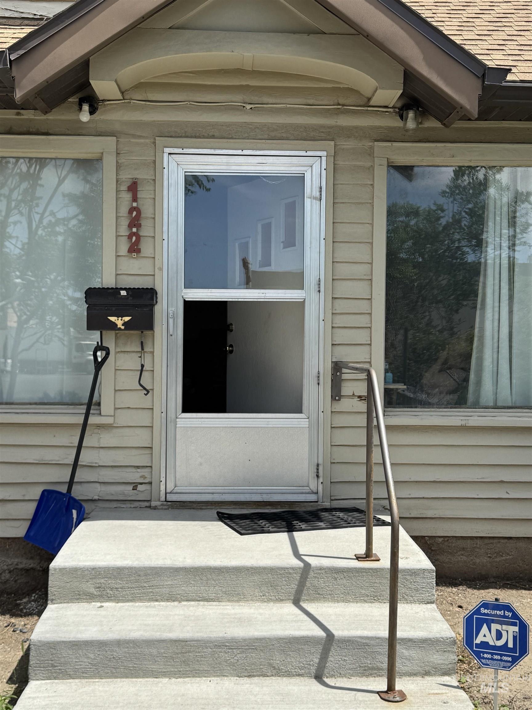 120 9th Avenue North, Buhl, Idaho 83316, 3 Bedrooms, 0.5 Bathroom, Residential Income For Sale, Price $300,000, 98949667