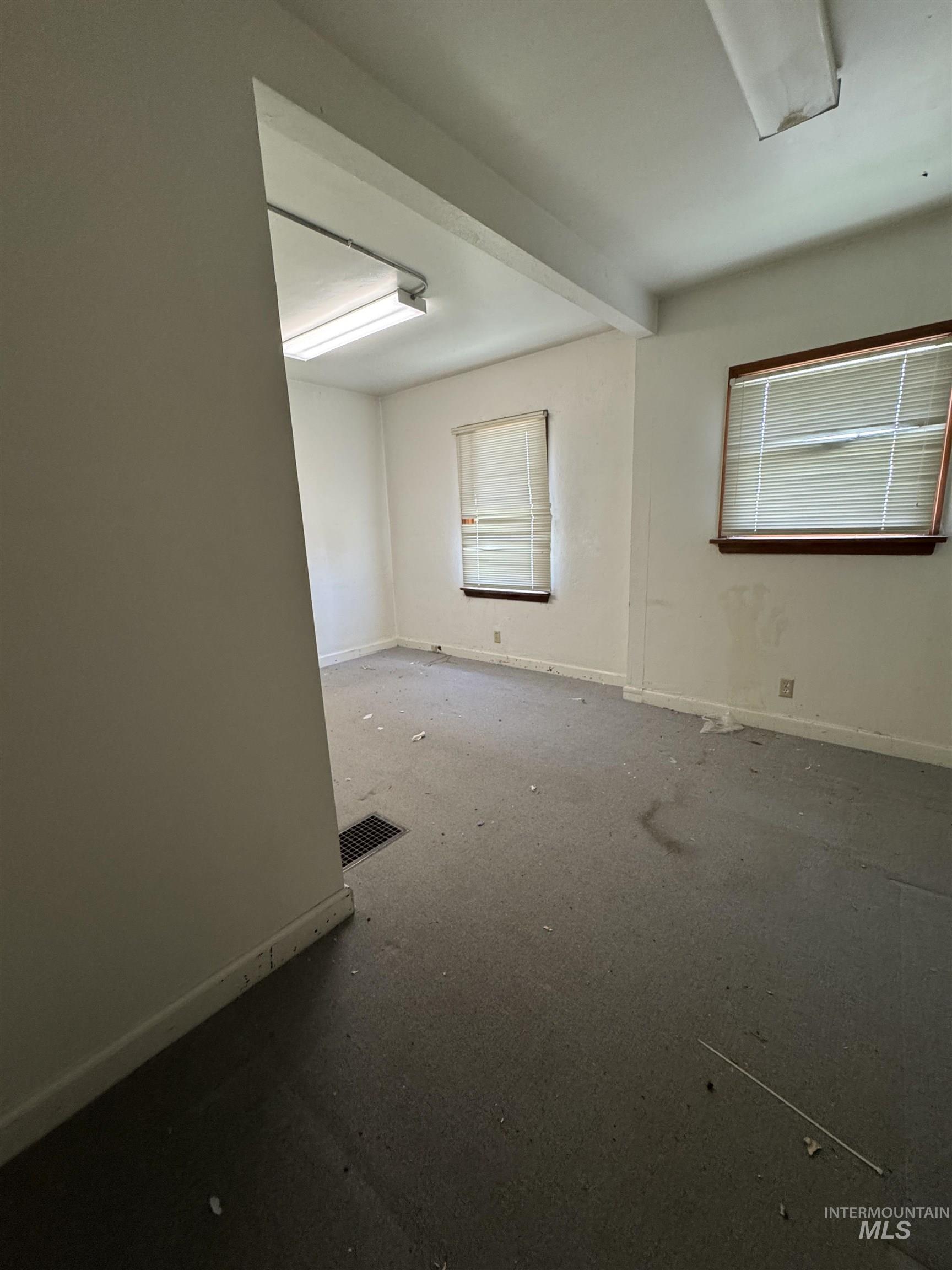 120 9th Avenue North, Buhl, Idaho 83316, 3 Bedrooms, 0.5 Bathroom, Residential Income For Sale, Price $300,000, 98949667