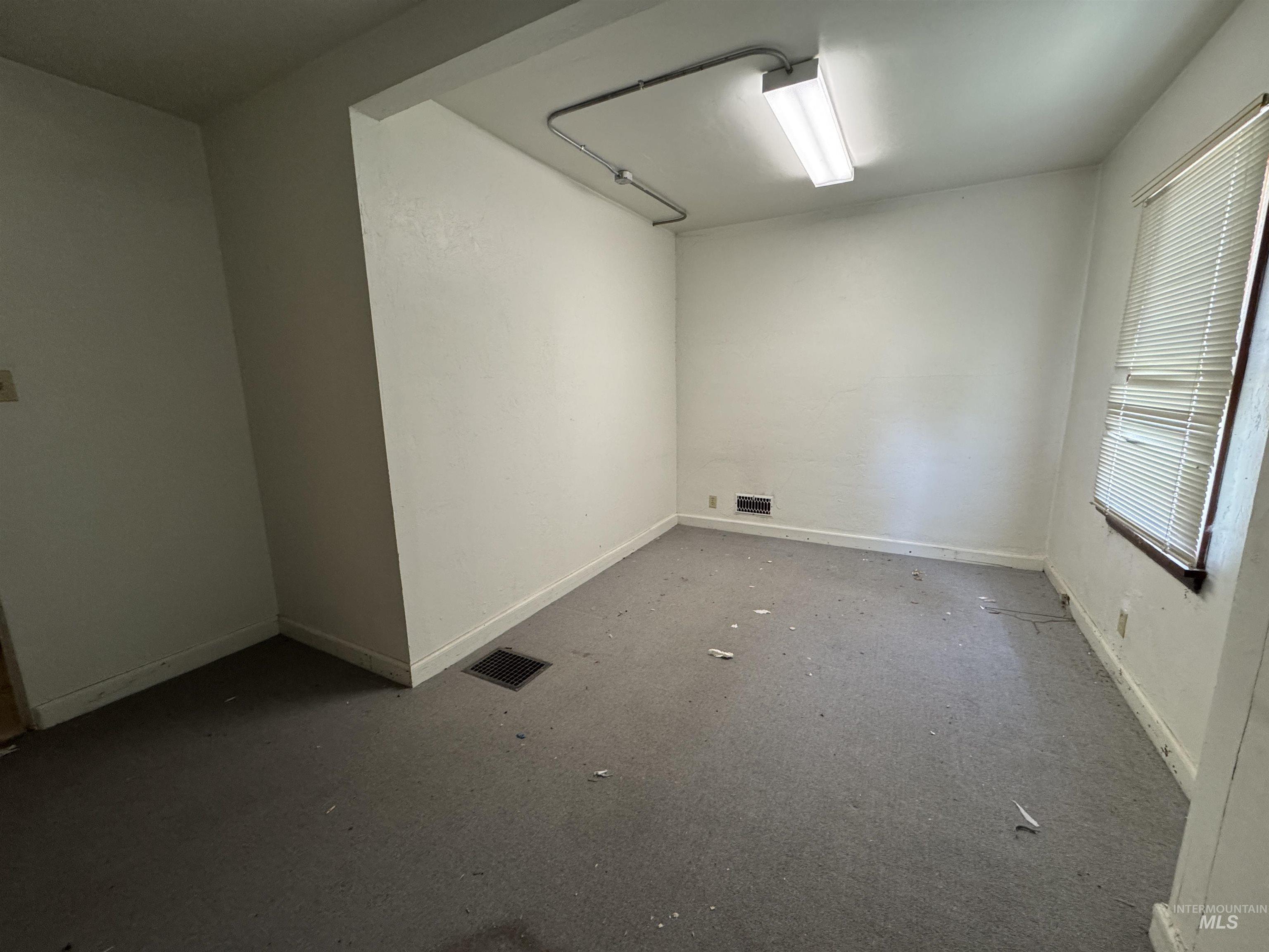 120 9th Avenue North, Buhl, Idaho 83316, 3 Bedrooms, 0.5 Bathroom, Residential Income For Sale, Price $300,000, 98949667