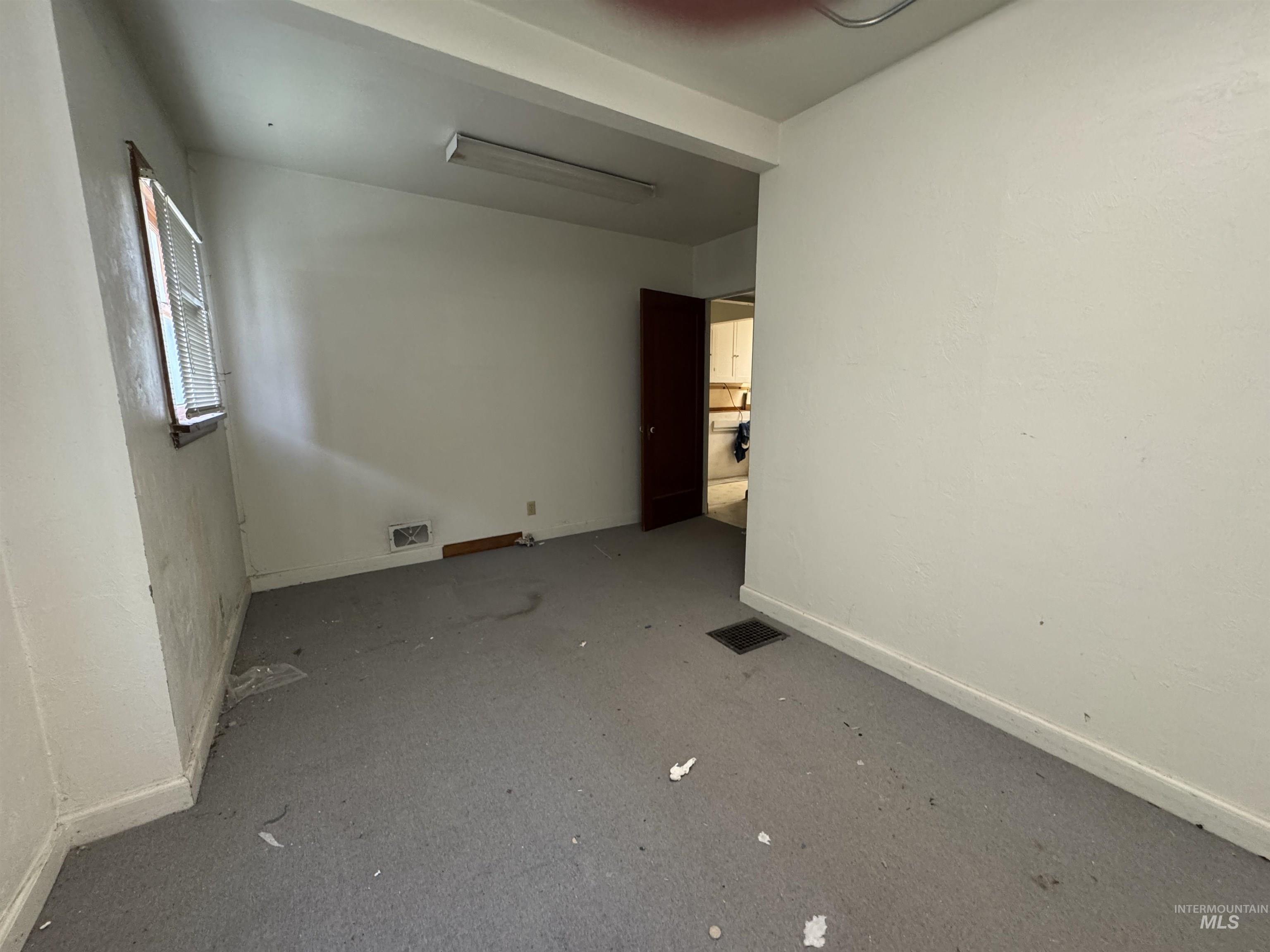 120 9th Avenue North, Buhl, Idaho 83316, 3 Bedrooms, 0.5 Bathroom, Residential Income For Sale, Price $300,000, 98949667