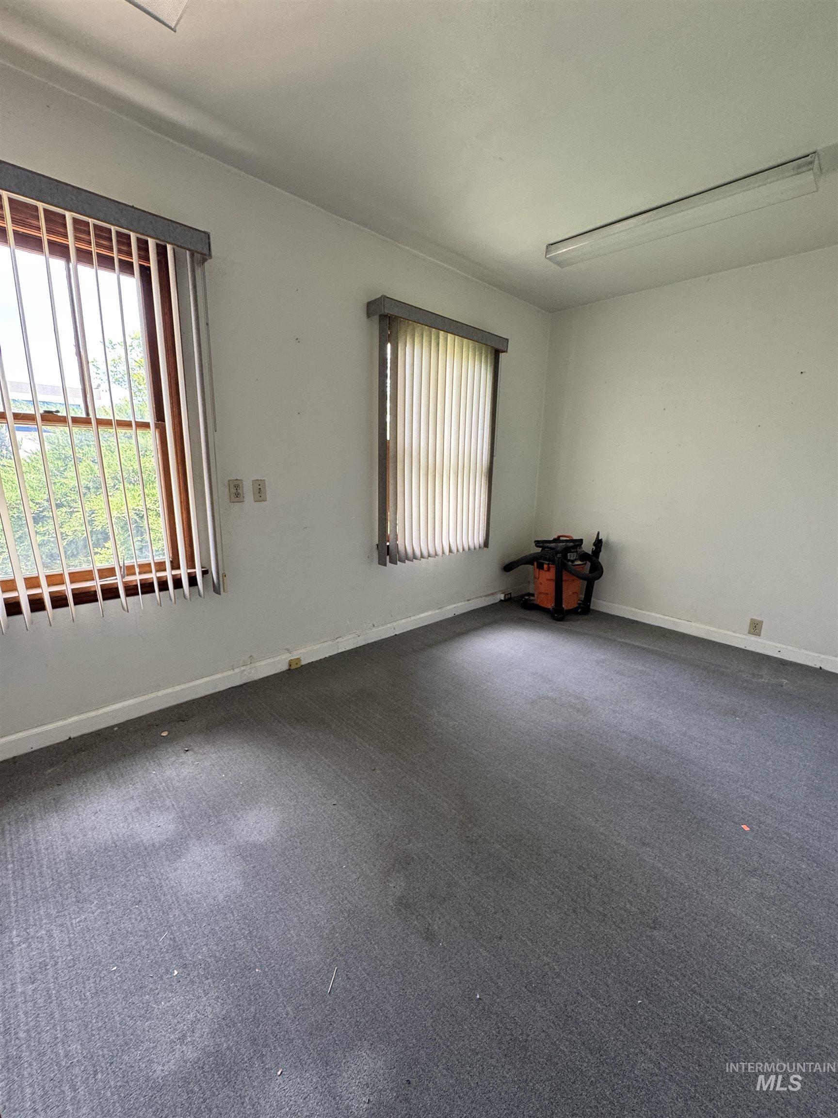 120 9th Avenue North, Buhl, Idaho 83316, 3 Bedrooms, 0.5 Bathroom, Residential Income For Sale, Price $300,000, 98949667