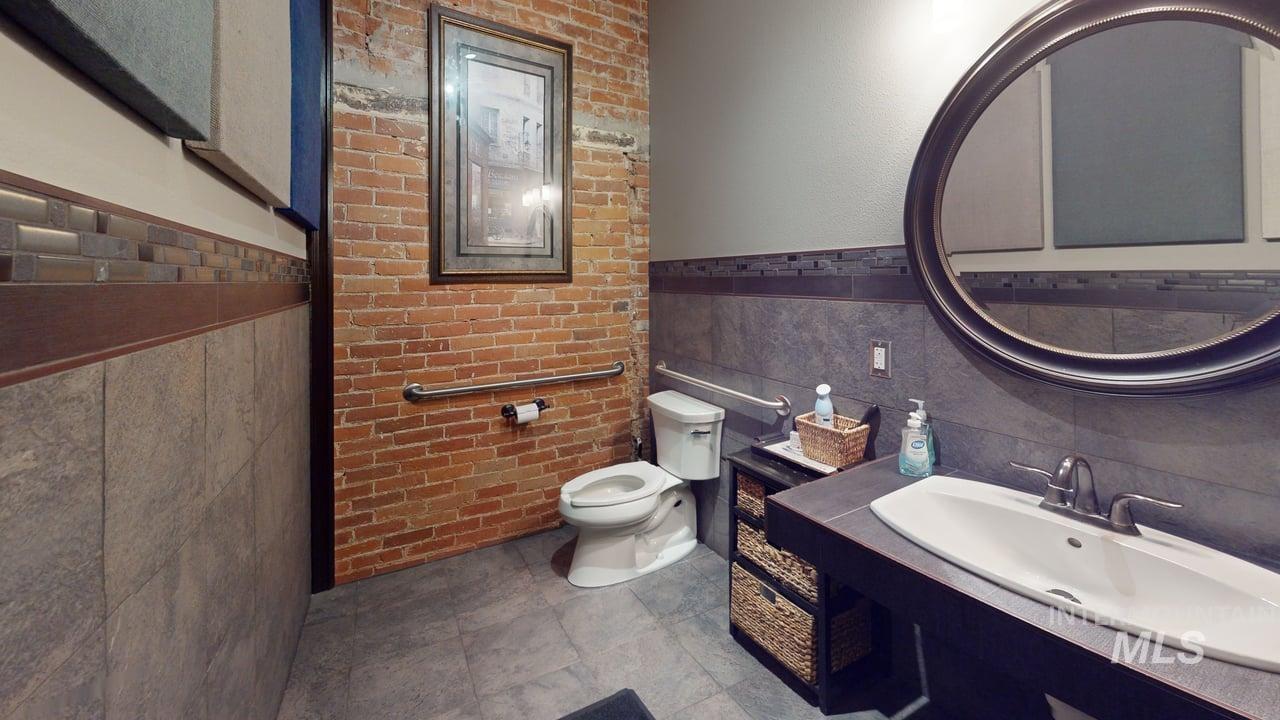 208 & 210 Main St., Lewiston, Idaho 83501, Business/Commercial For Sale, Price $1,200,000, 98949681