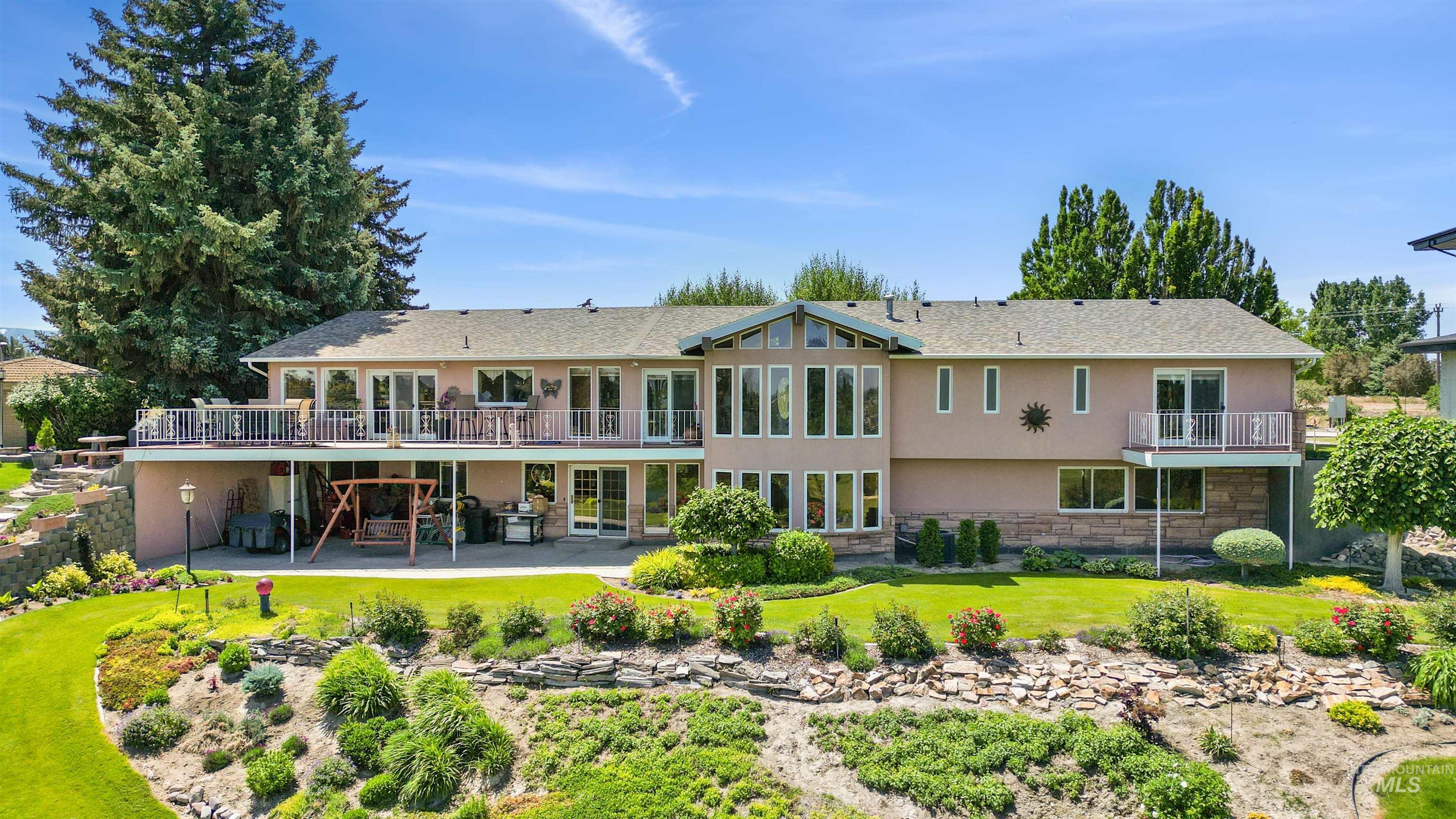 15 Van Engelen Rd, Burley, Idaho 83318-5445, 4 Bedrooms, 4 Bathrooms, Residential For Sale, Price $990,000,MLS 98949818