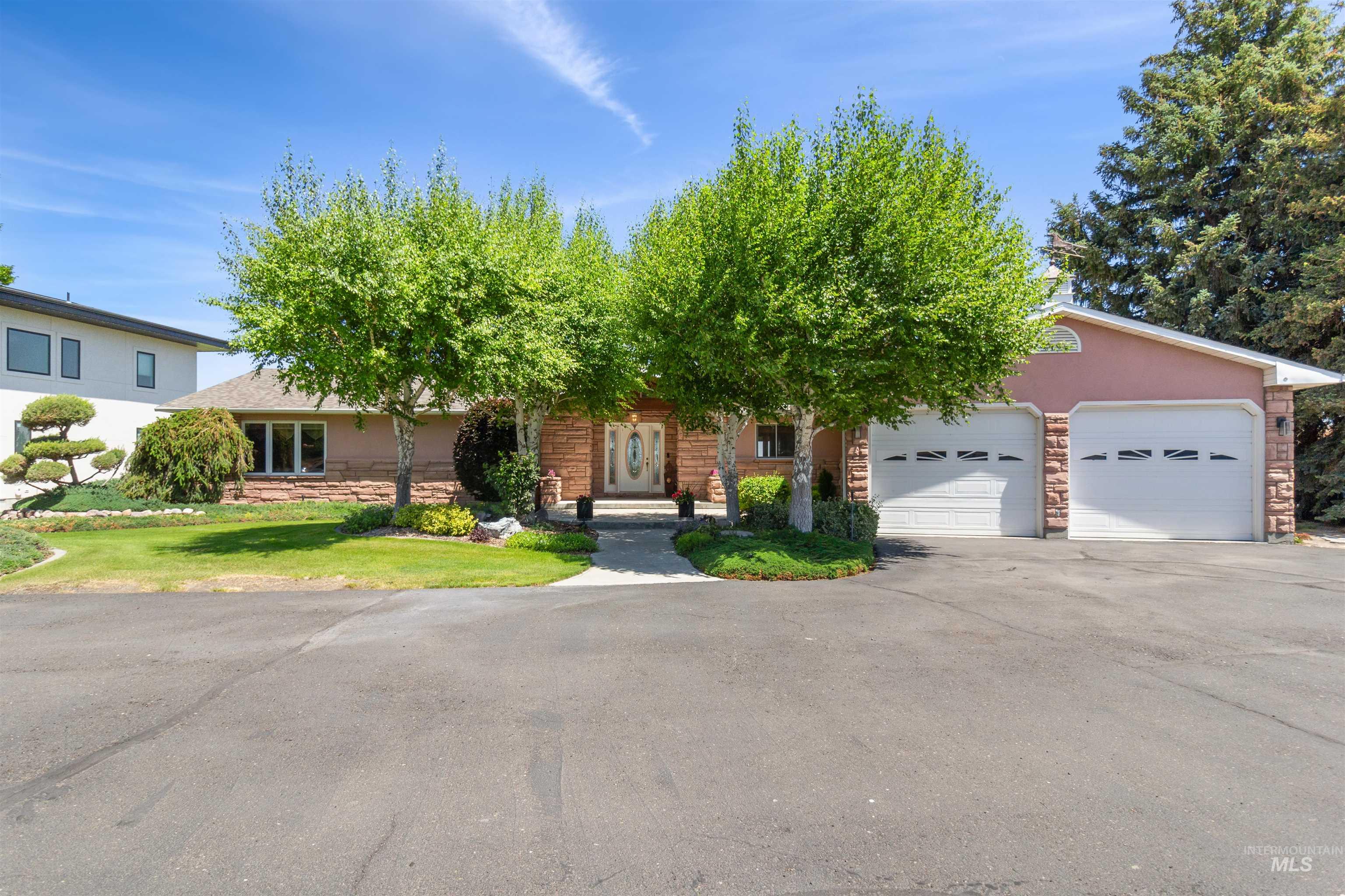 15 Van Engelen Rd, Burley, Idaho 83318-5445, 4 Bedrooms, 4 Bathrooms, Residential For Sale, Price $990,000,MLS 98949818