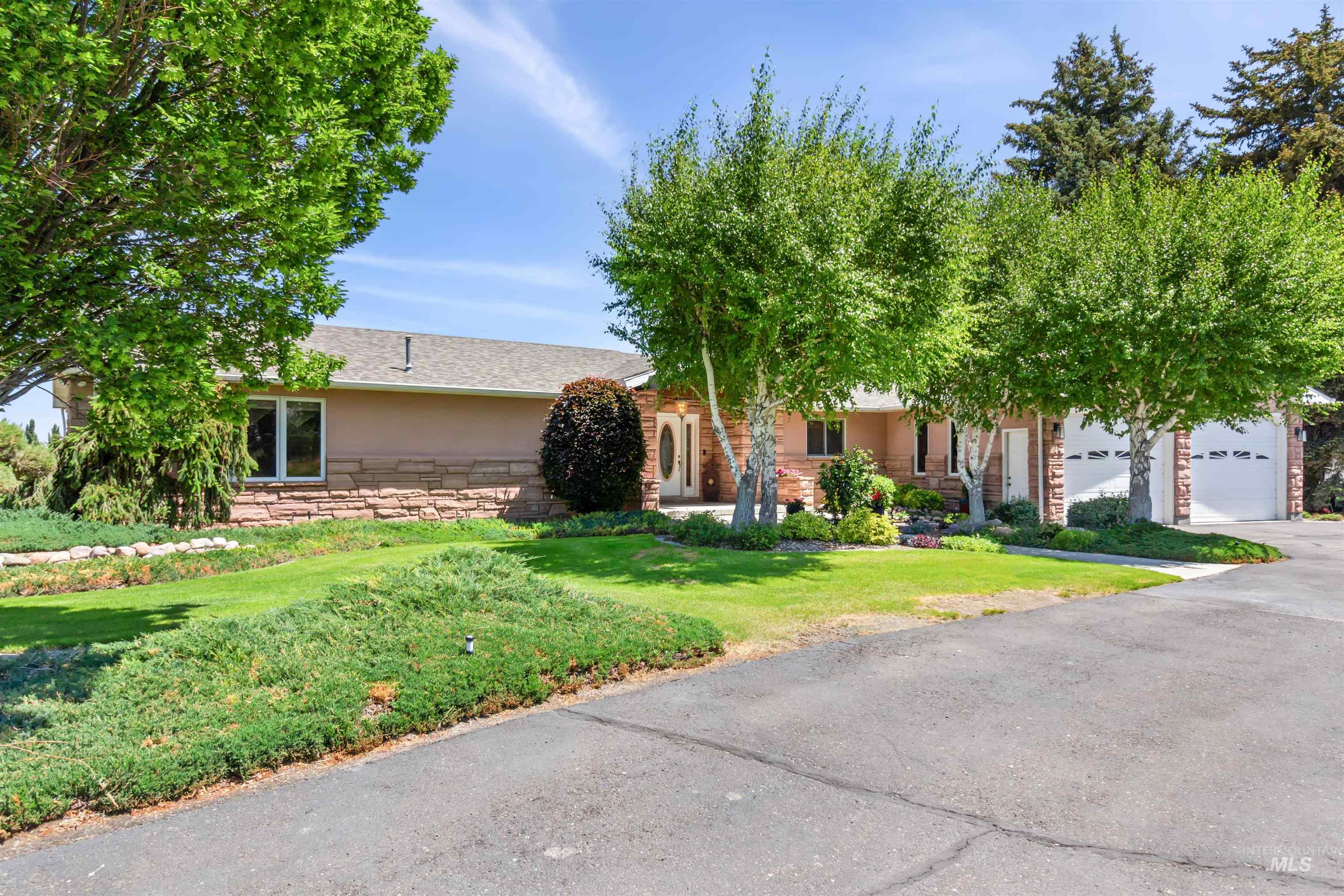 15 Van Engelen Rd, Burley, Idaho 83318-5445, 4 Bedrooms, 4 Bathrooms, Residential For Sale, Price $990,000,MLS 98949818