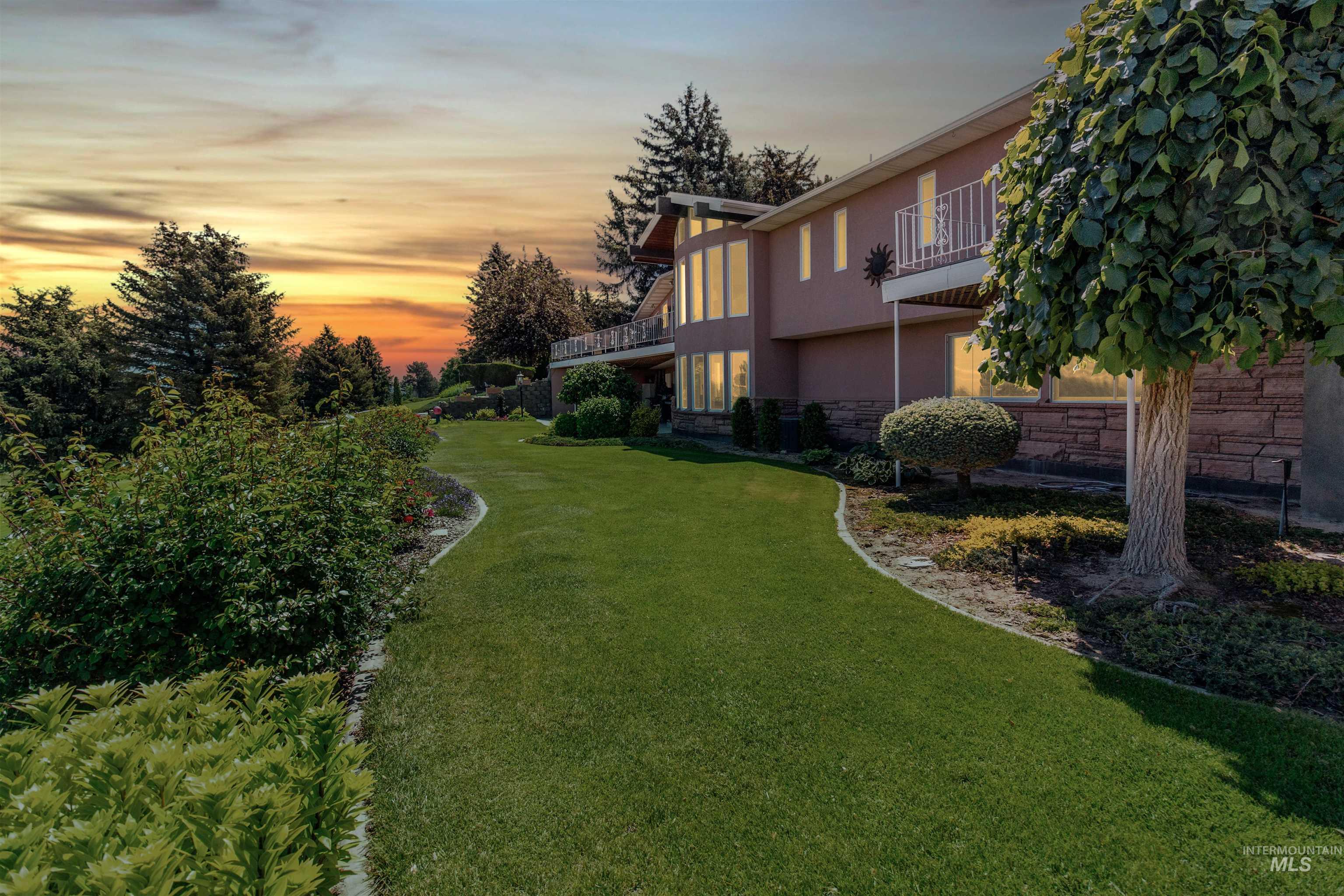 15 Van Engelen Rd, Burley, Idaho 83318-5445, 4 Bedrooms, 4 Bathrooms, Residential For Sale, Price $990,000,MLS 98949818