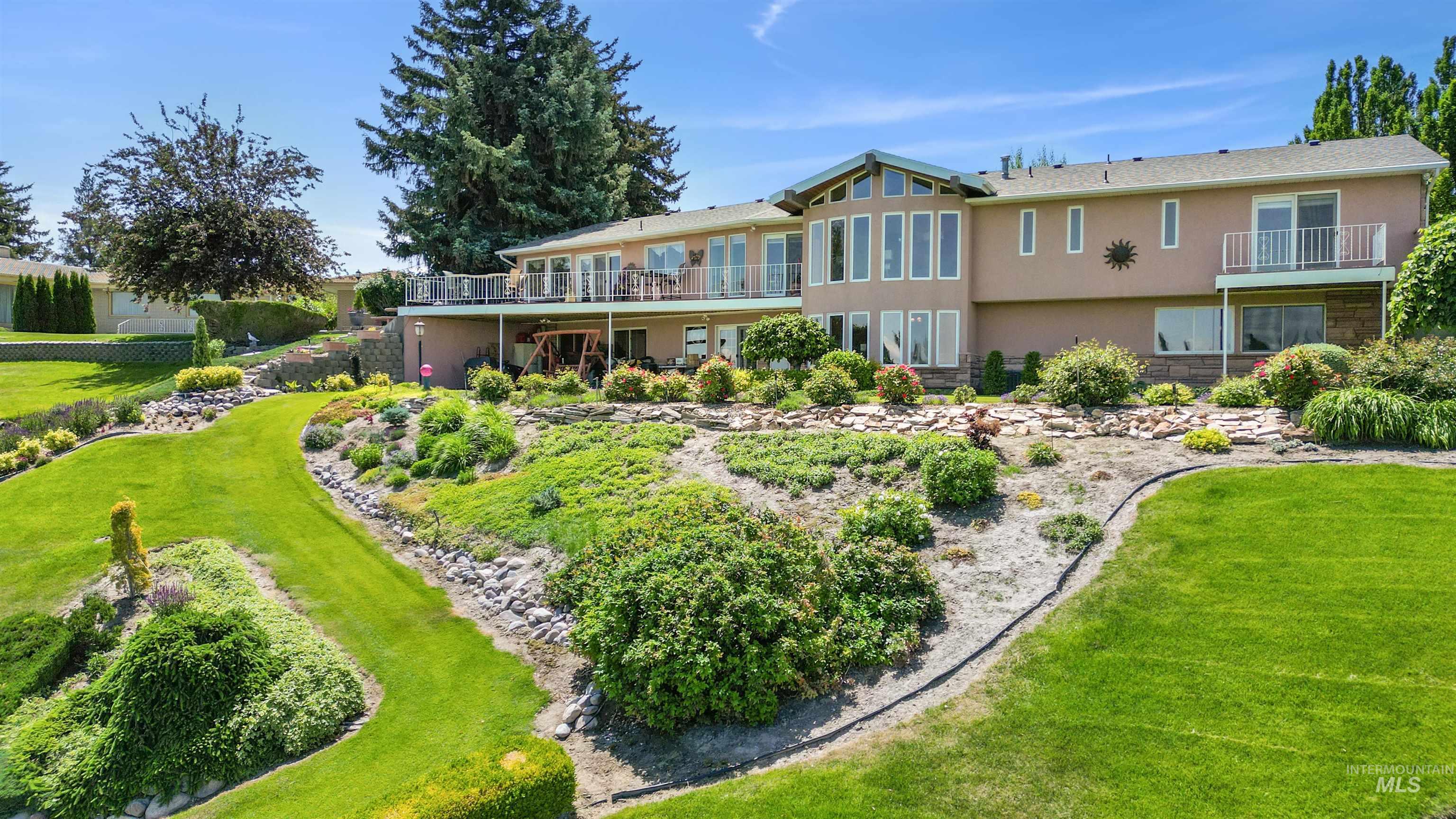 15 Van Engelen Rd, Burley, Idaho 83318-5445, 4 Bedrooms, 4 Bathrooms, Residential For Sale, Price $990,000,MLS 98949818