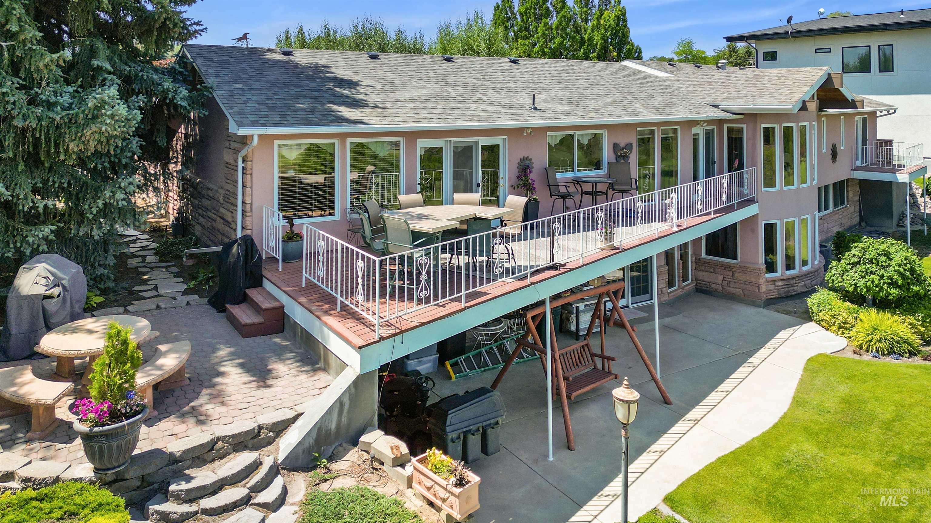 15 Van Engelen Rd, Burley, Idaho 83318-5445, 4 Bedrooms, 4 Bathrooms, Residential For Sale, Price $990,000,MLS 98949818