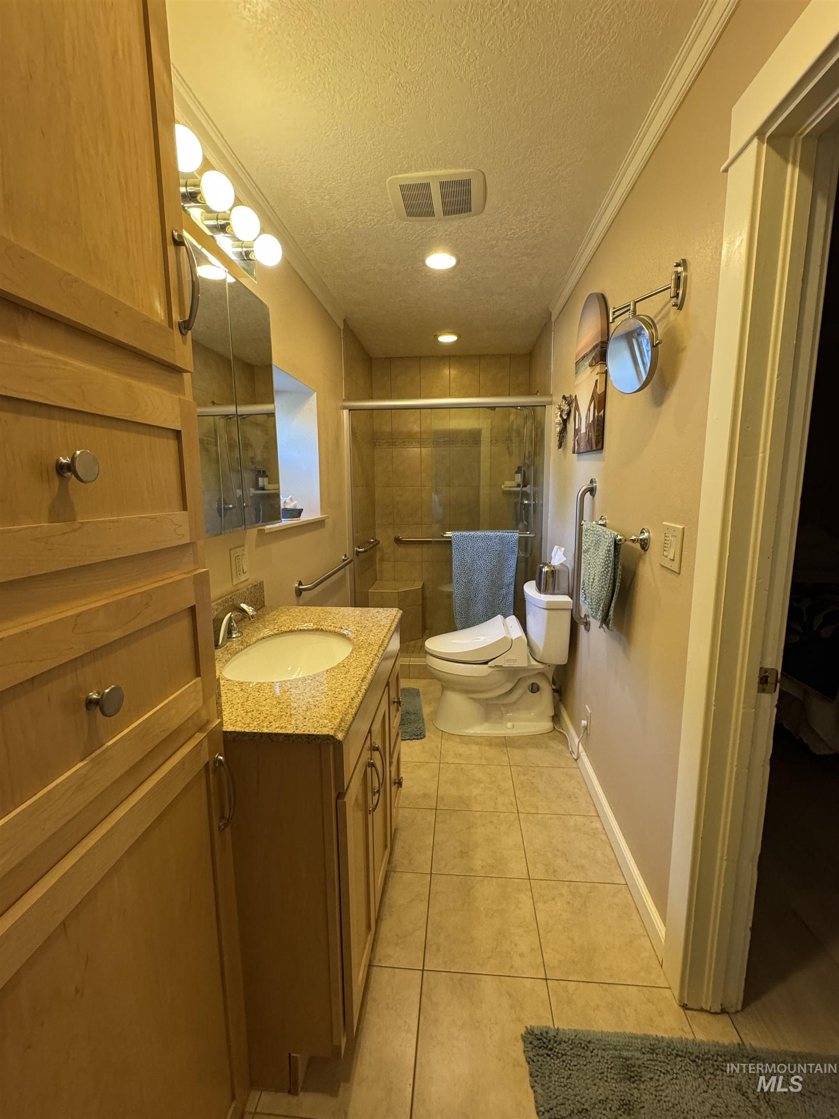 522 North Apple Street, Shoshone, Idaho 83352, 5 Bedrooms, 3 Bathrooms, Residential For Sale, Price $434,900, 98949907