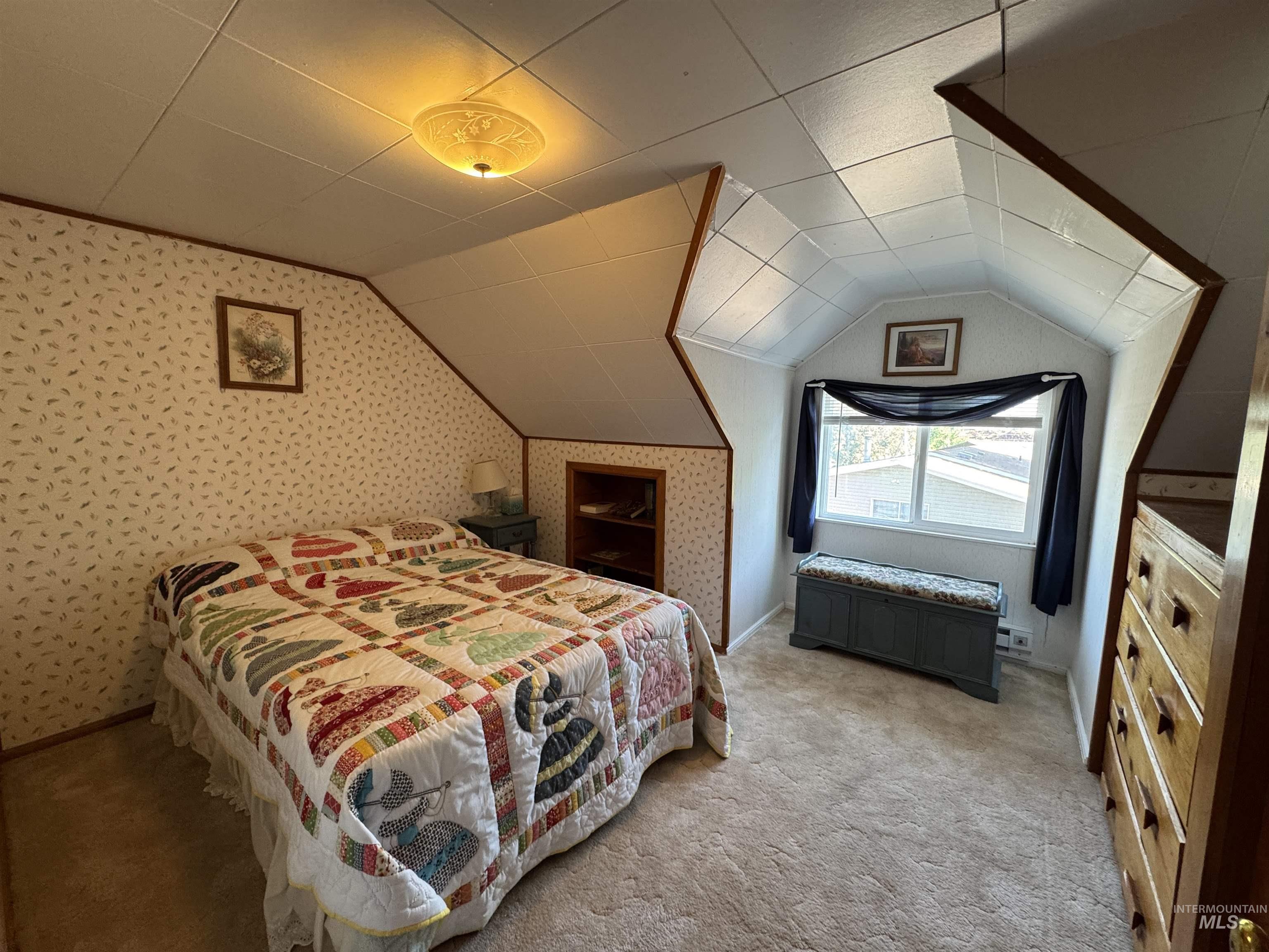 522 North Apple Street, Shoshone, Idaho 83352, 5 Bedrooms, 3 Bathrooms, Residential For Sale, Price $434,900, 98949907