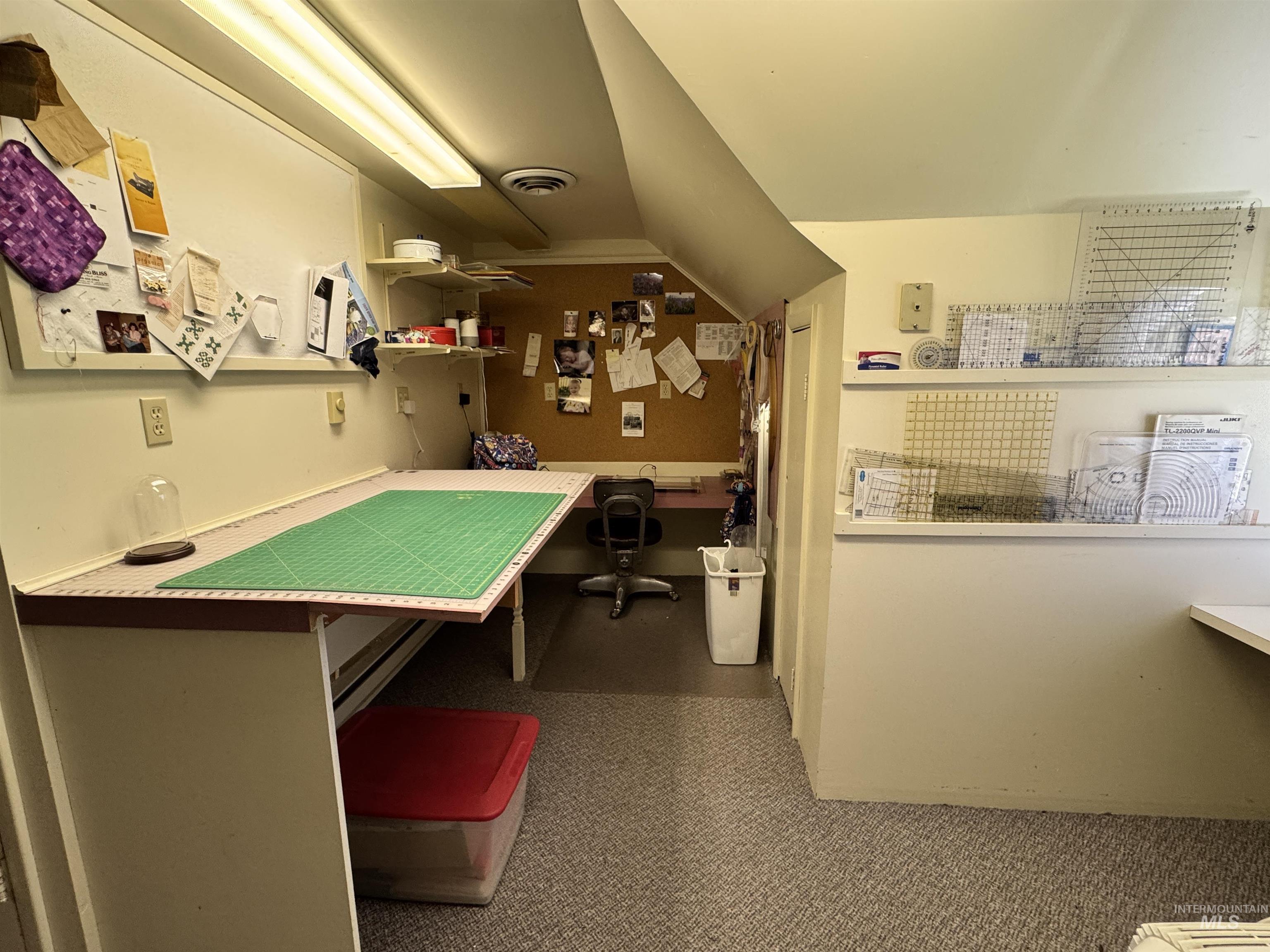 522 North Apple Street, Shoshone, Idaho 83352, 5 Bedrooms, 3 Bathrooms, Residential For Sale, Price $434,900, 98949907