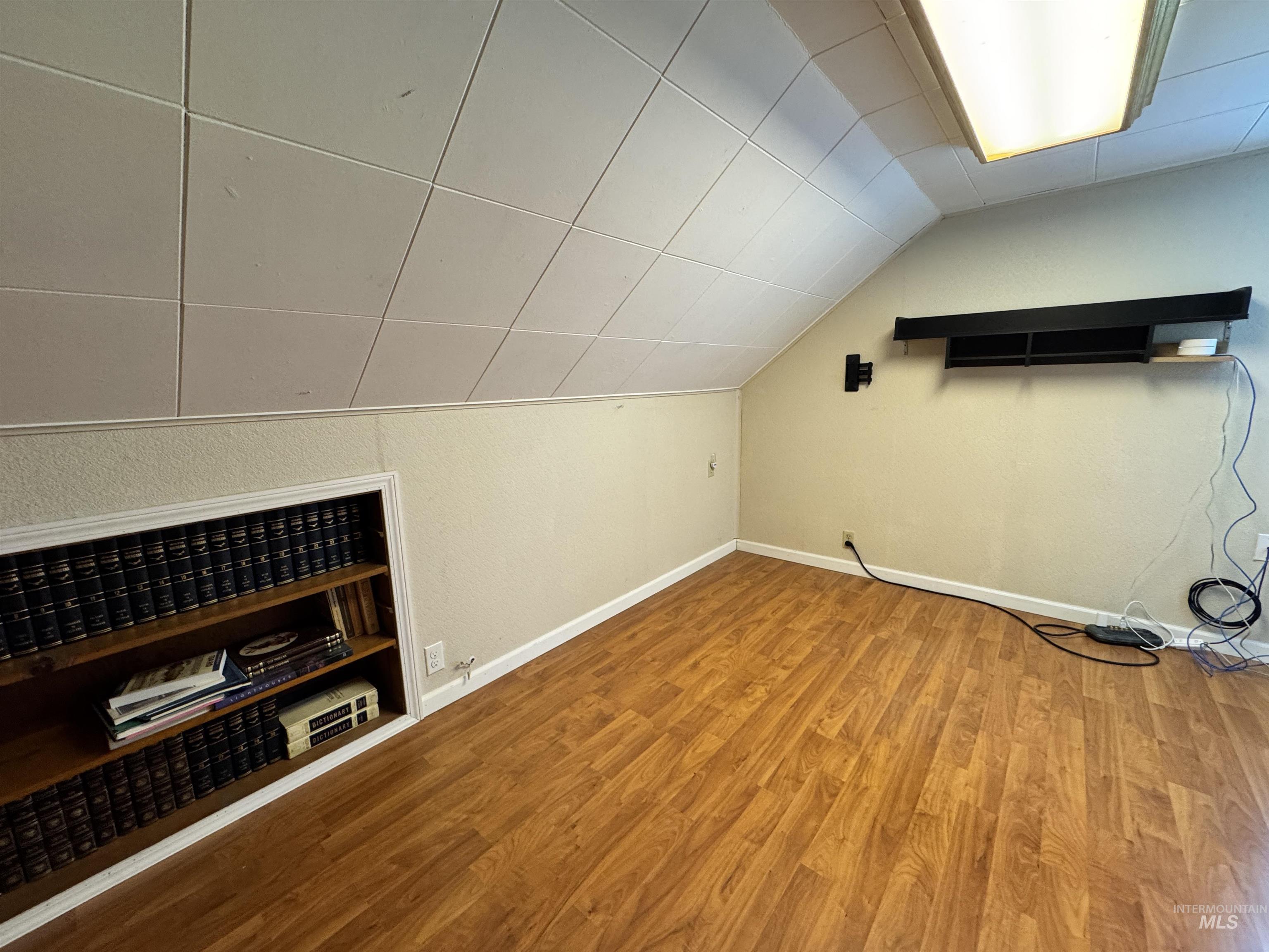 522 North Apple Street, Shoshone, Idaho 83352, 5 Bedrooms, 3 Bathrooms, Residential For Sale, Price $434,900, 98949907