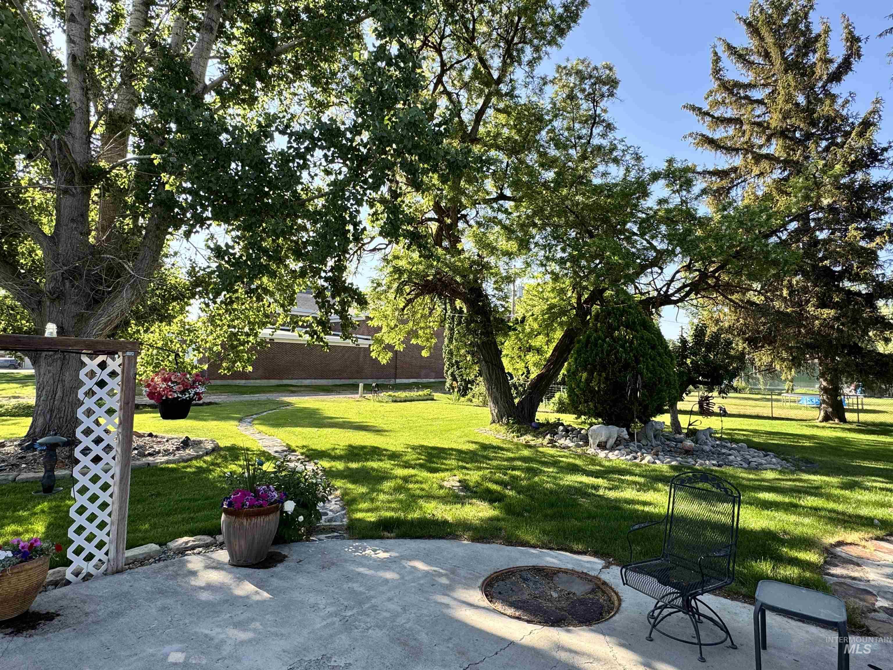 522 North Apple Street, Shoshone, Idaho 83352, 5 Bedrooms, 3 Bathrooms, Residential For Sale, Price $434,900, 98949907