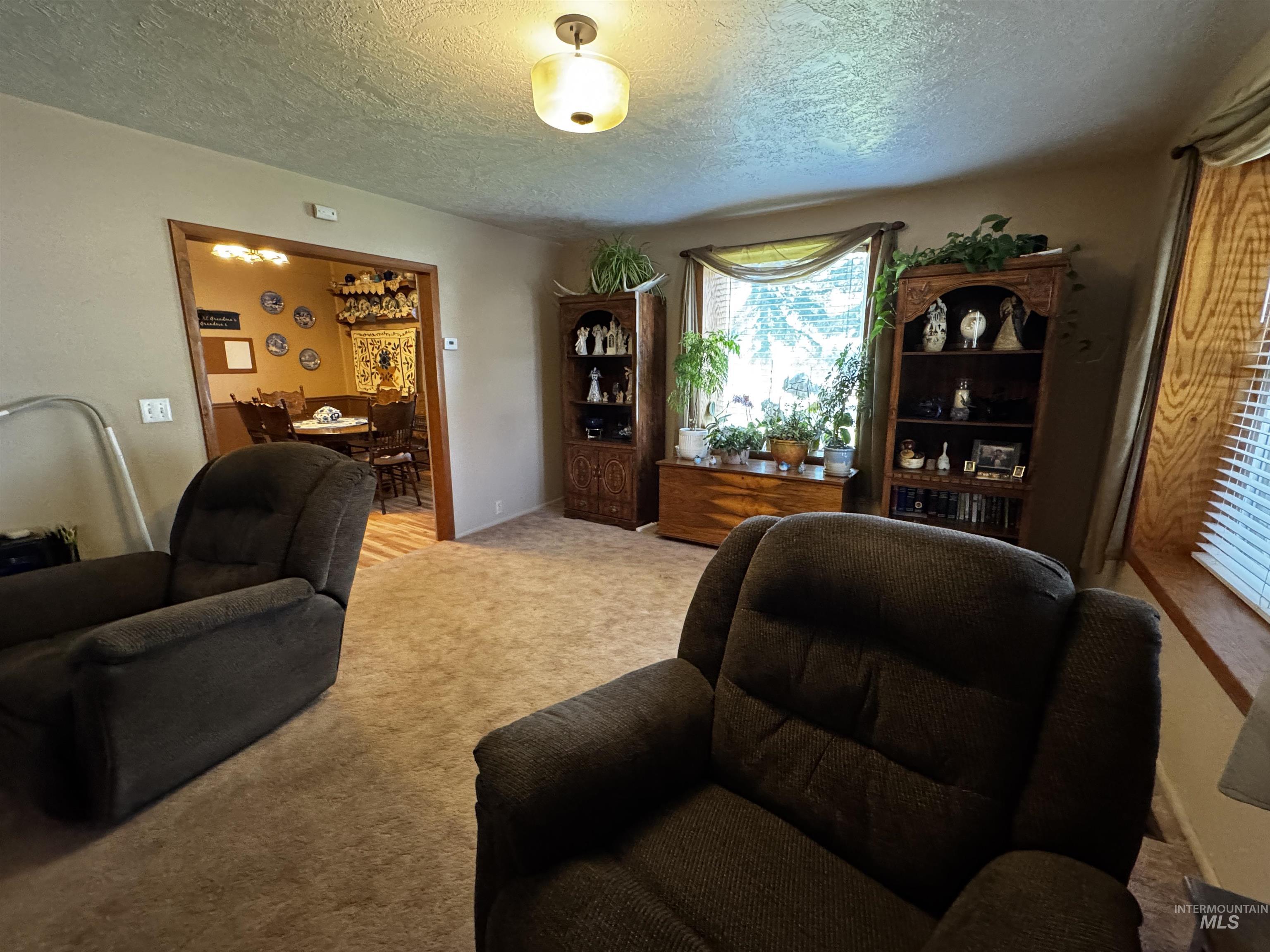 522 North Apple Street, Shoshone, Idaho 83352, 5 Bedrooms, 3 Bathrooms, Residential For Sale, Price $434,900, 98949907