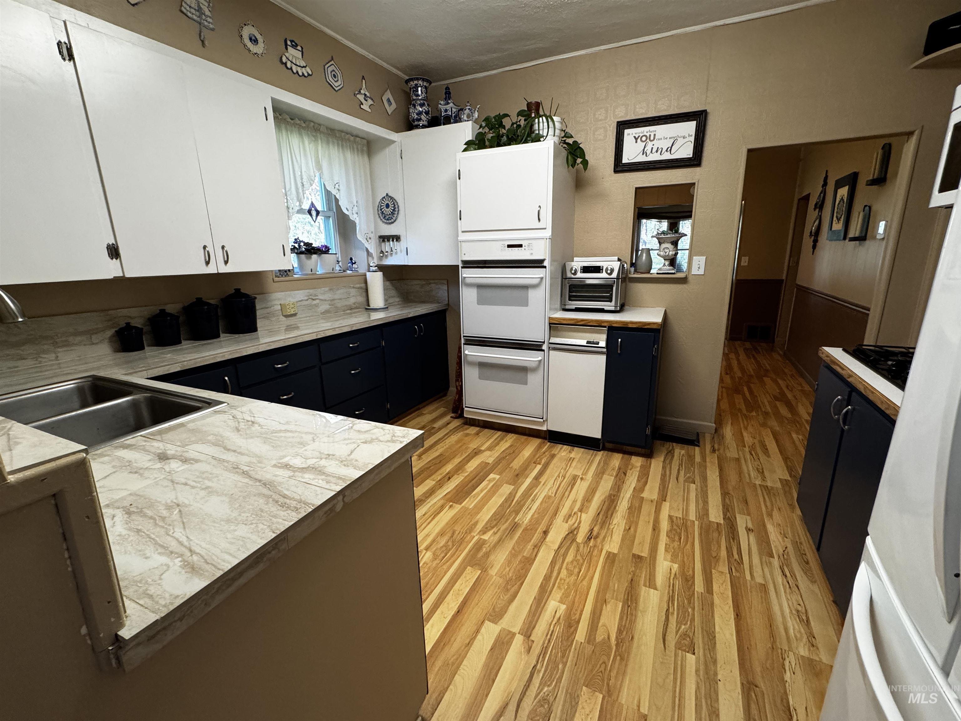 522 North Apple Street, Shoshone, Idaho 83352, 5 Bedrooms, 3 Bathrooms, Residential For Sale, Price $434,900, 98949907