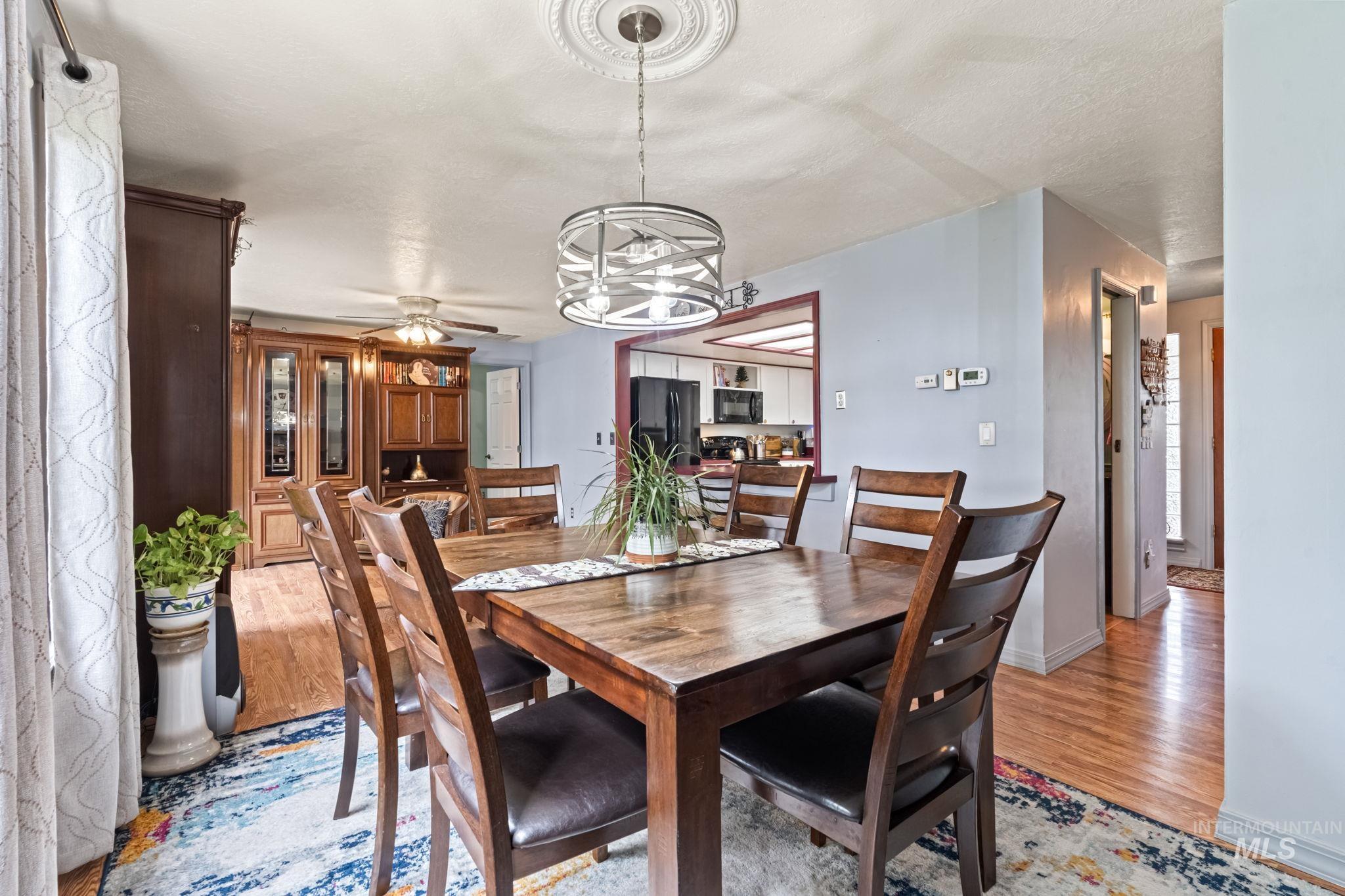 1075 Teal Circle, Mountain Home, Idaho 83647, 3 Bedrooms, 2.5 Bathrooms, Residential For Sale, Price $399,900,MLS 98949911