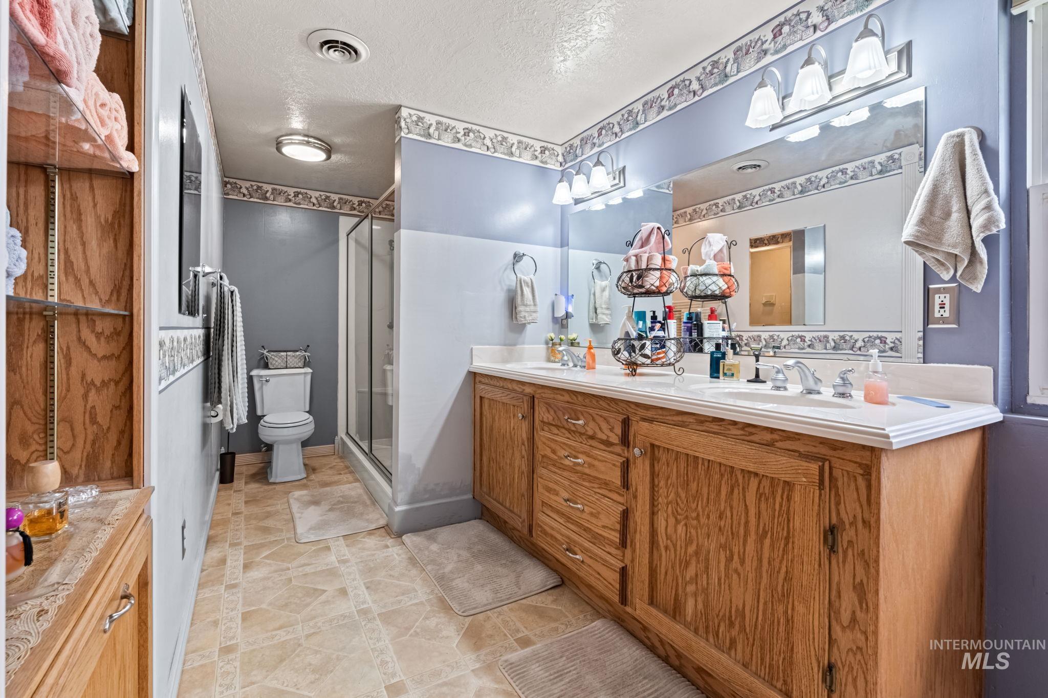 1075 Teal Circle, Mountain Home, Idaho 83647, 3 Bedrooms, 2.5 Bathrooms, Residential For Sale, Price $399,900,MLS 98949911